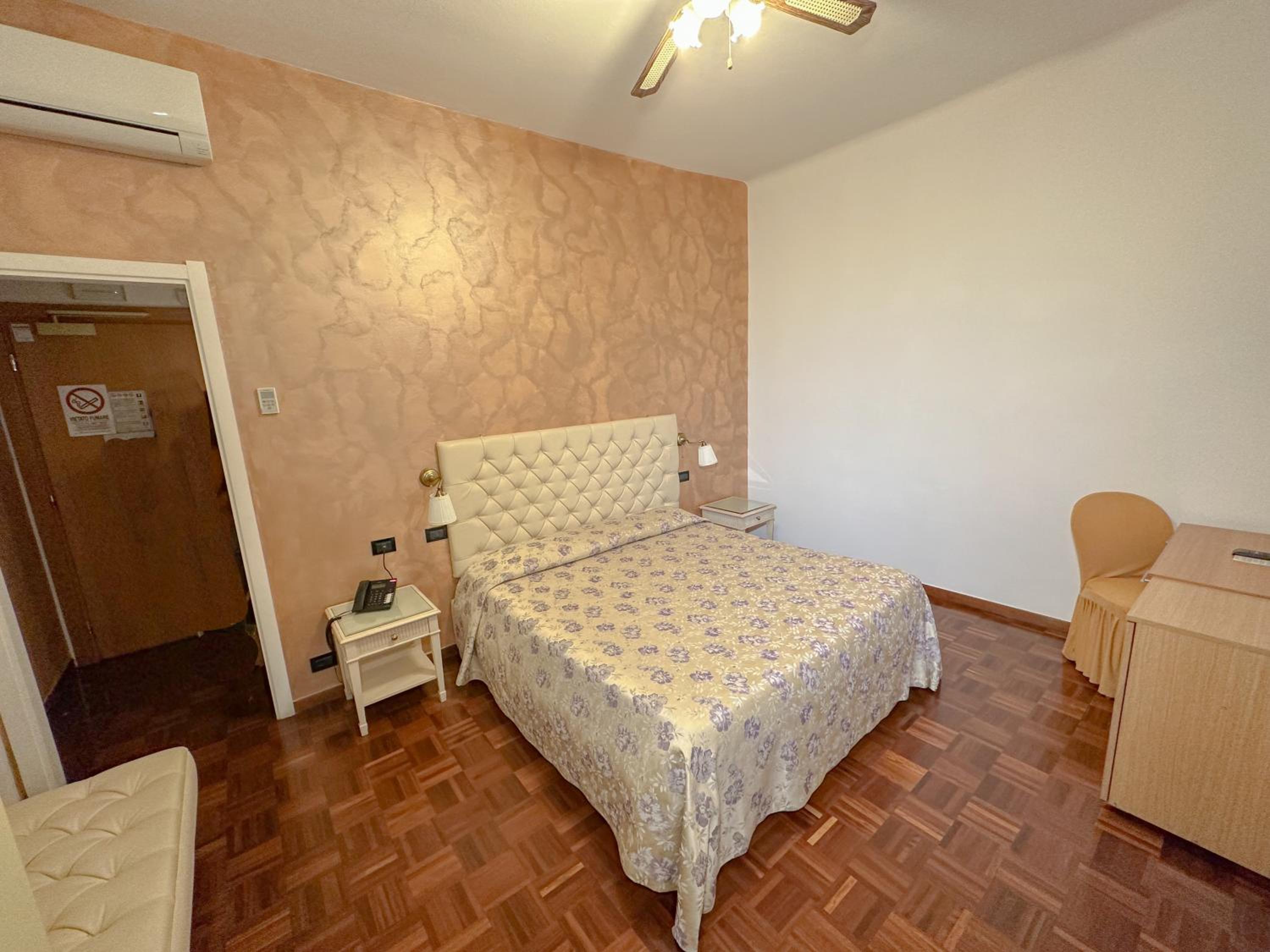 Double or Twin Room photo 3
