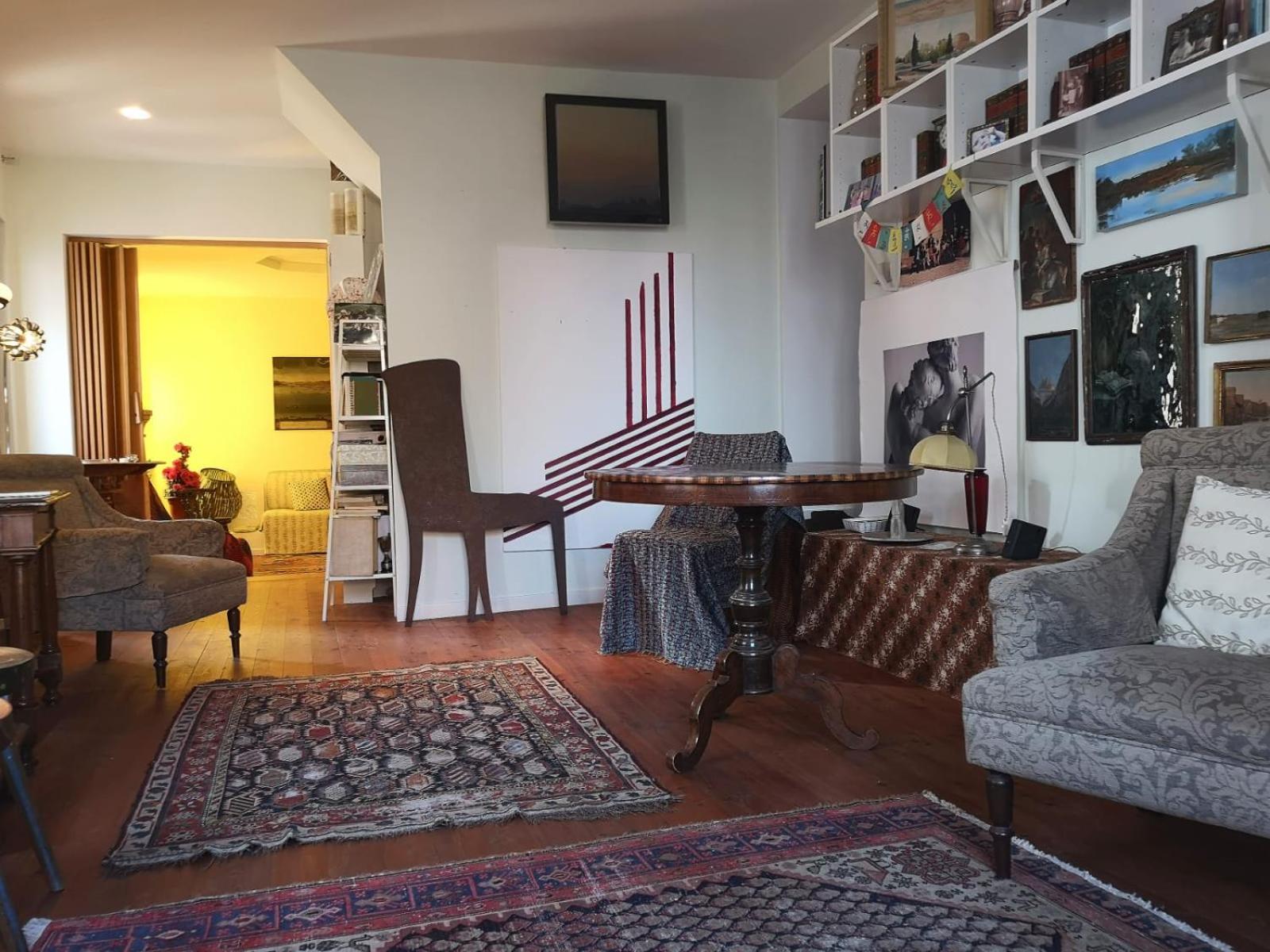 One-Bedroom Apartment photo 3