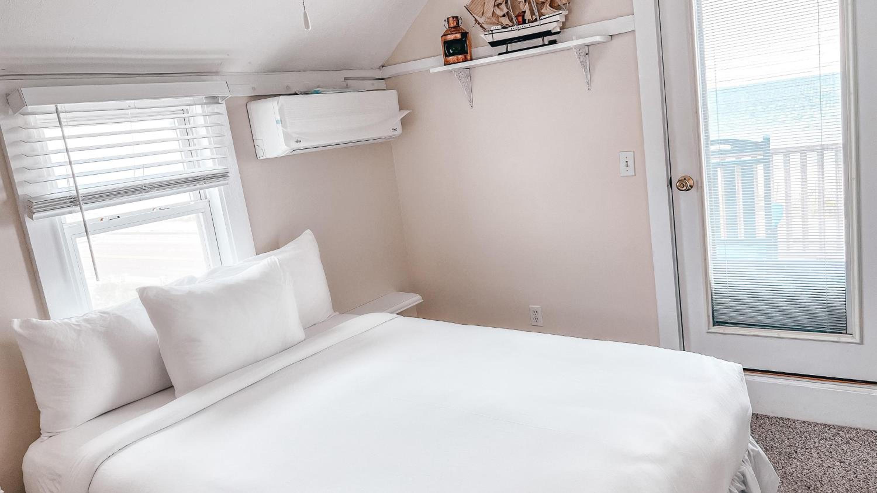 Queen Room with Sea View - Photo 1