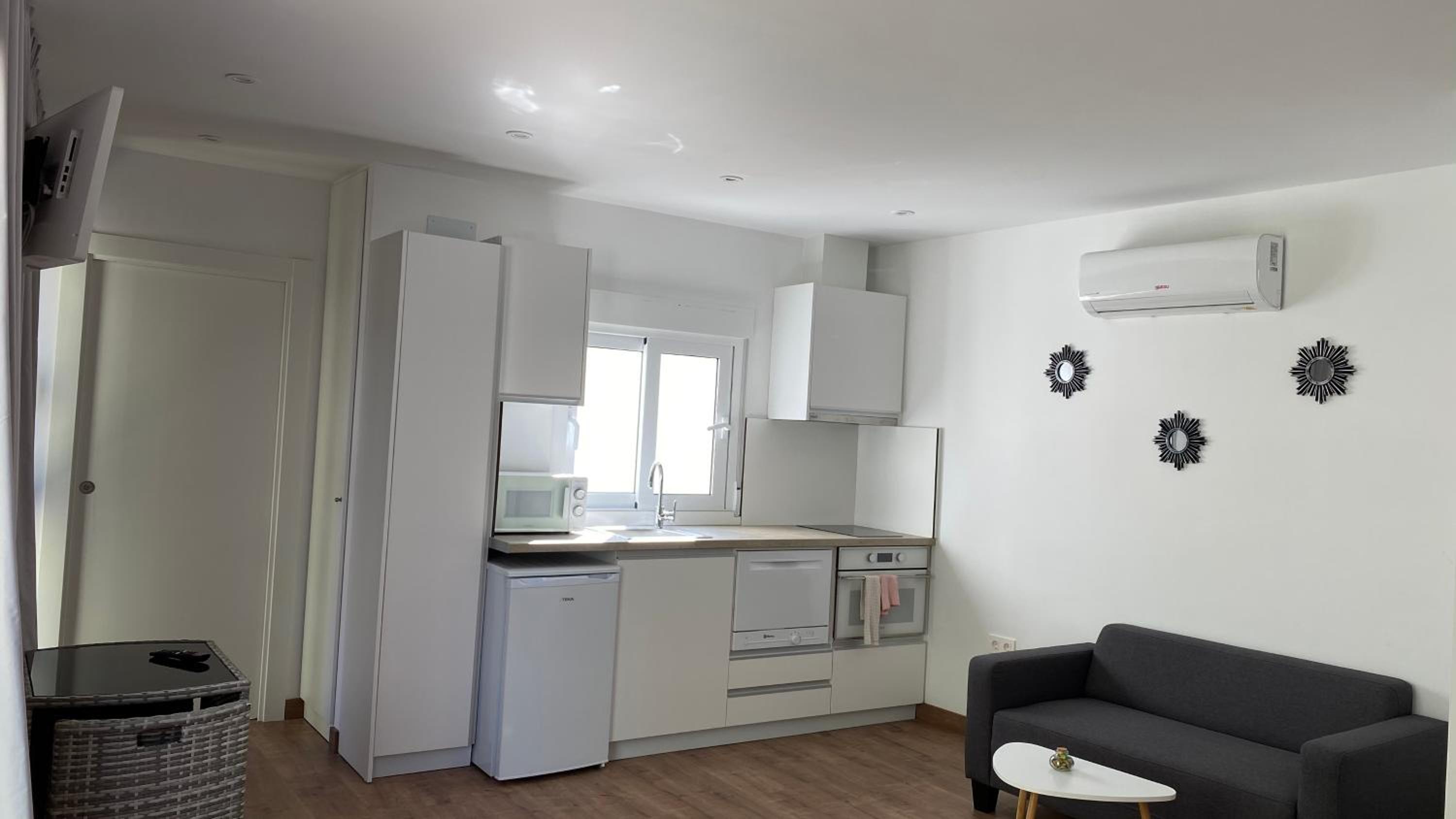 Deluxe Studio with Balcony and Castle View photo 3