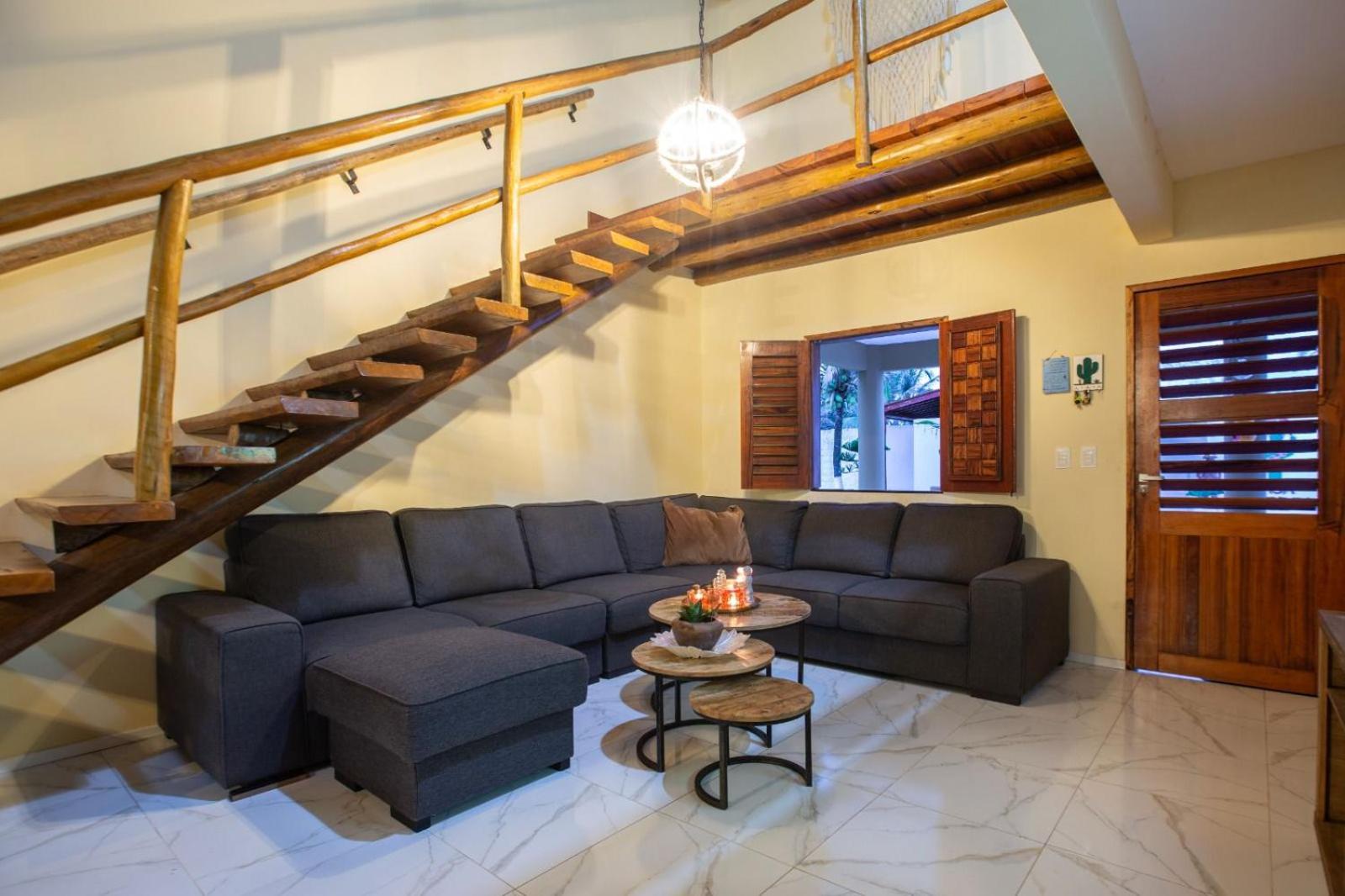 Superior Family Room photo 1