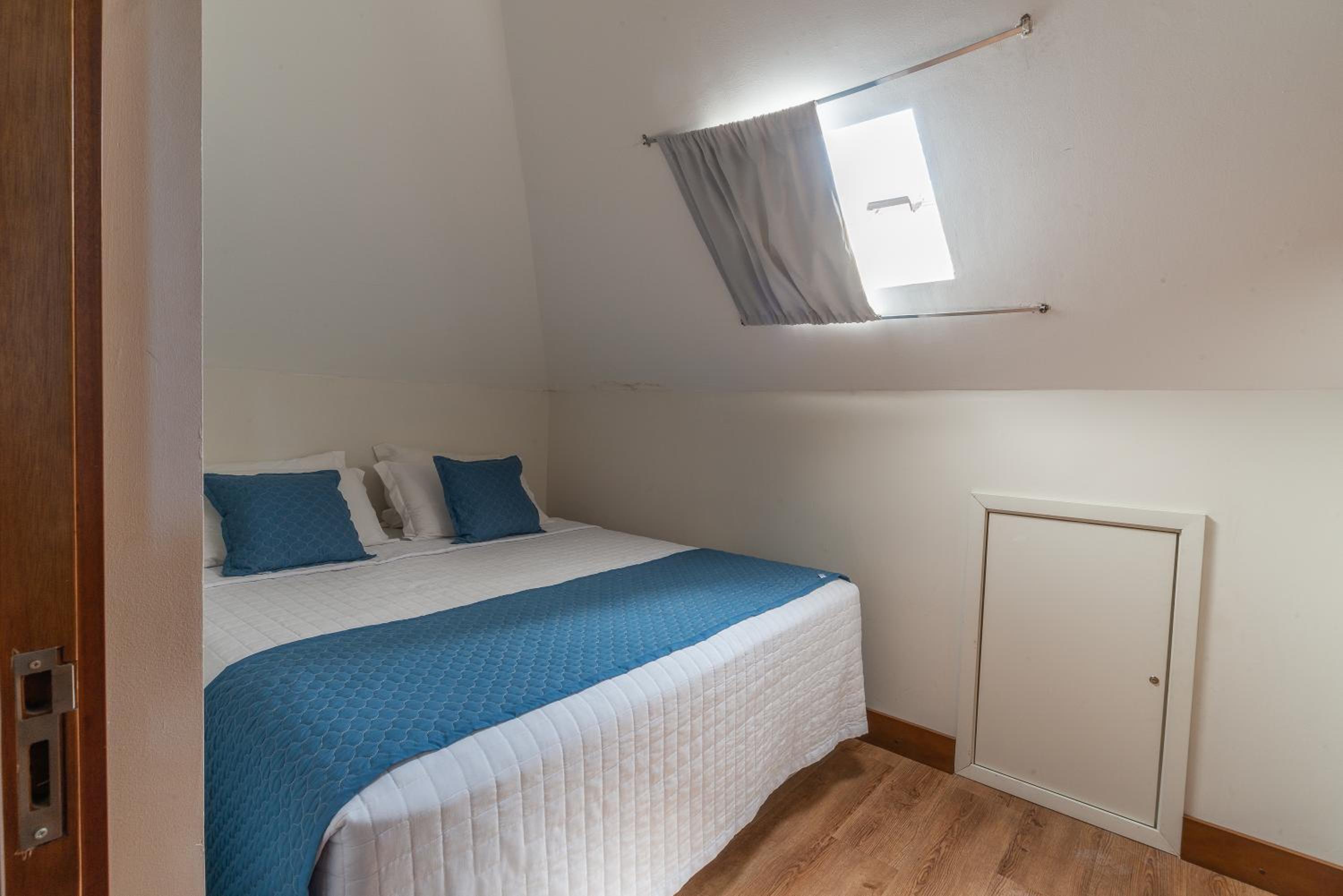 Economy Triple Room