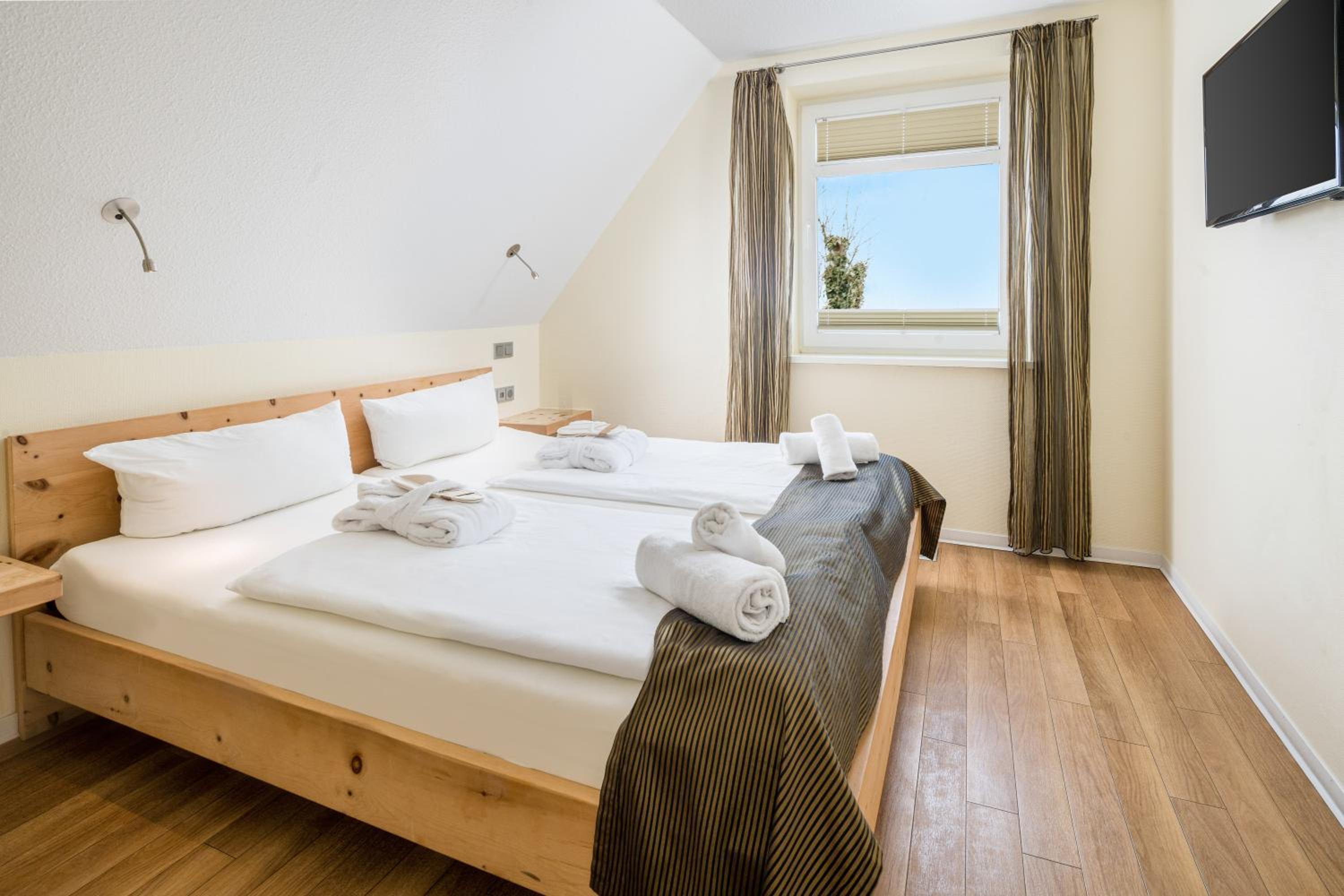 Premium Suite - Photo 1
