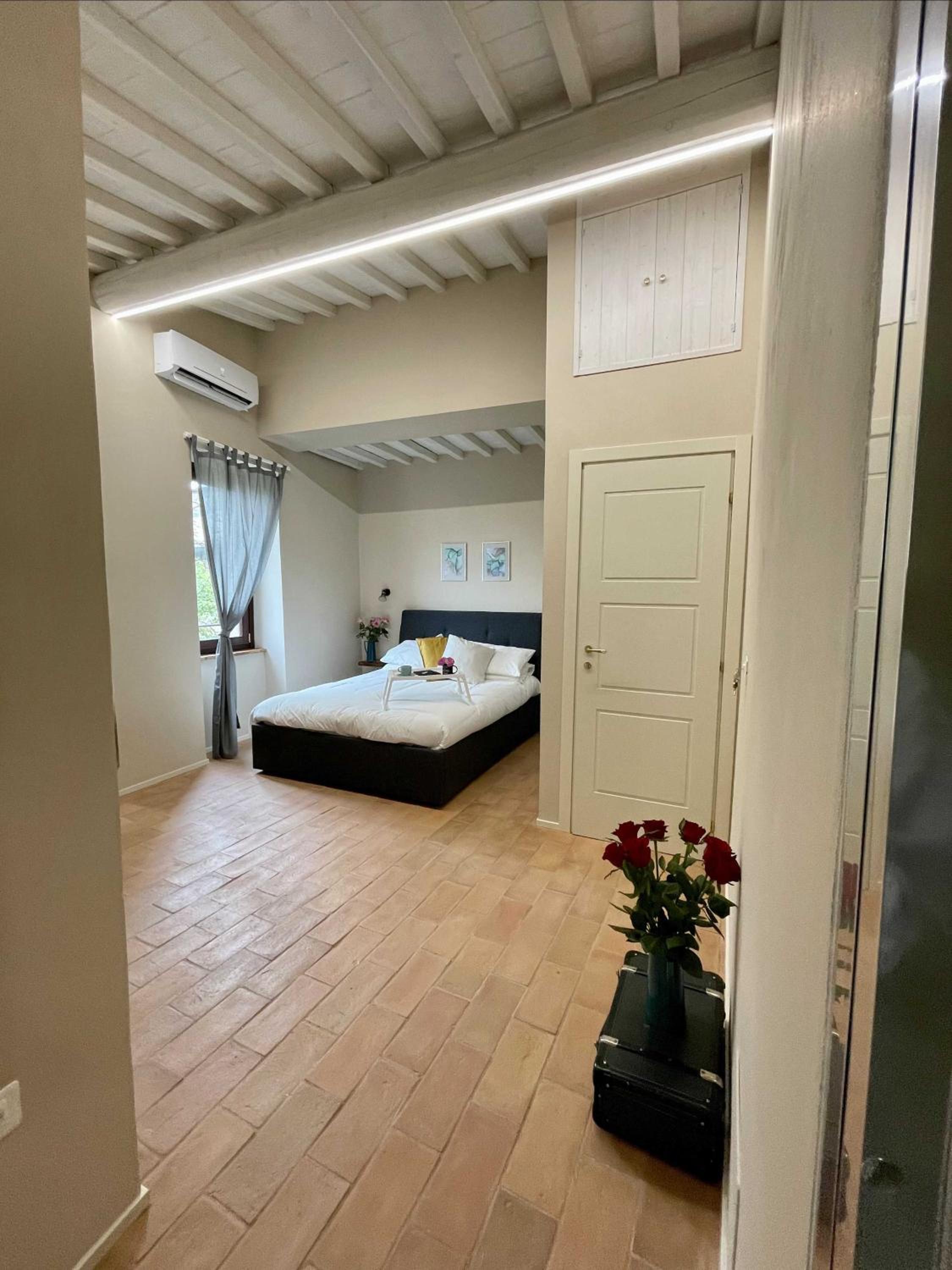 Large Double Room photo 2