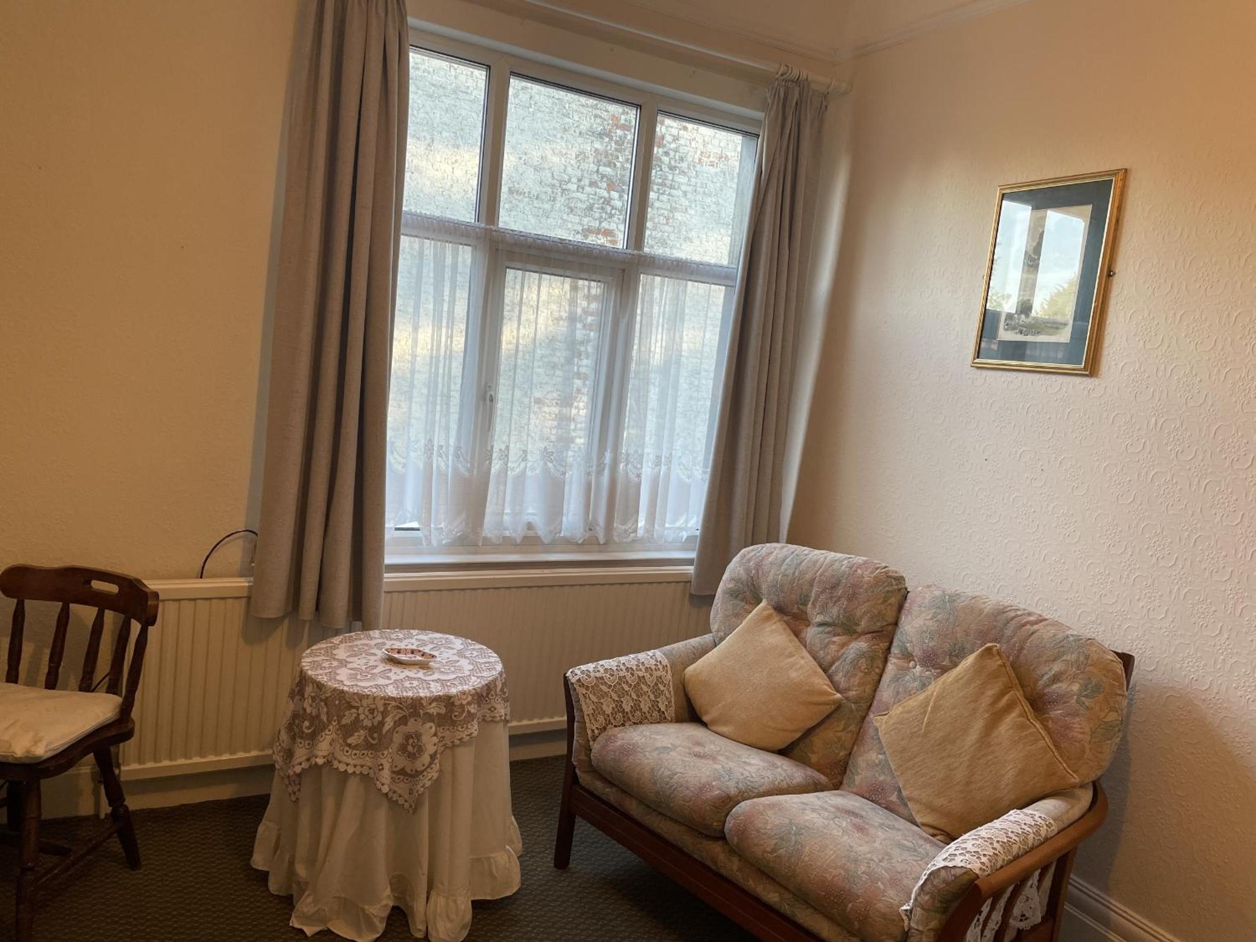Superior Twin Room - Photo 8