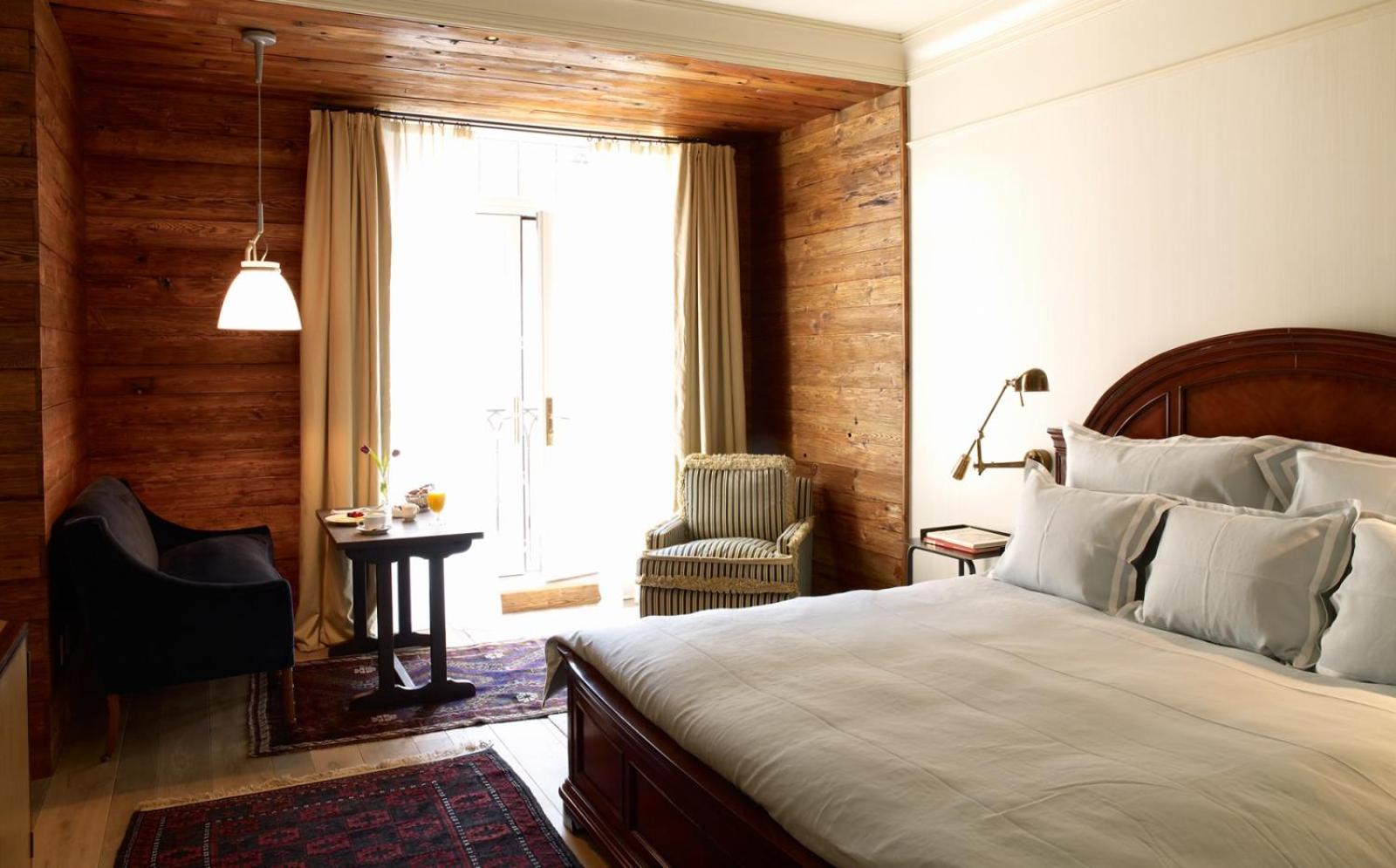 Deluxe King Room photo 1