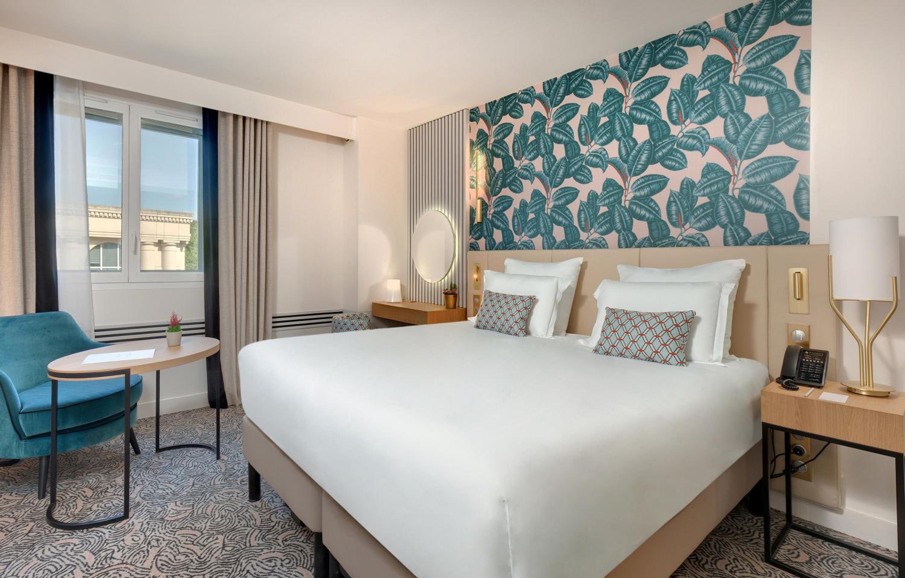 Deluxe King Room - Photo 4