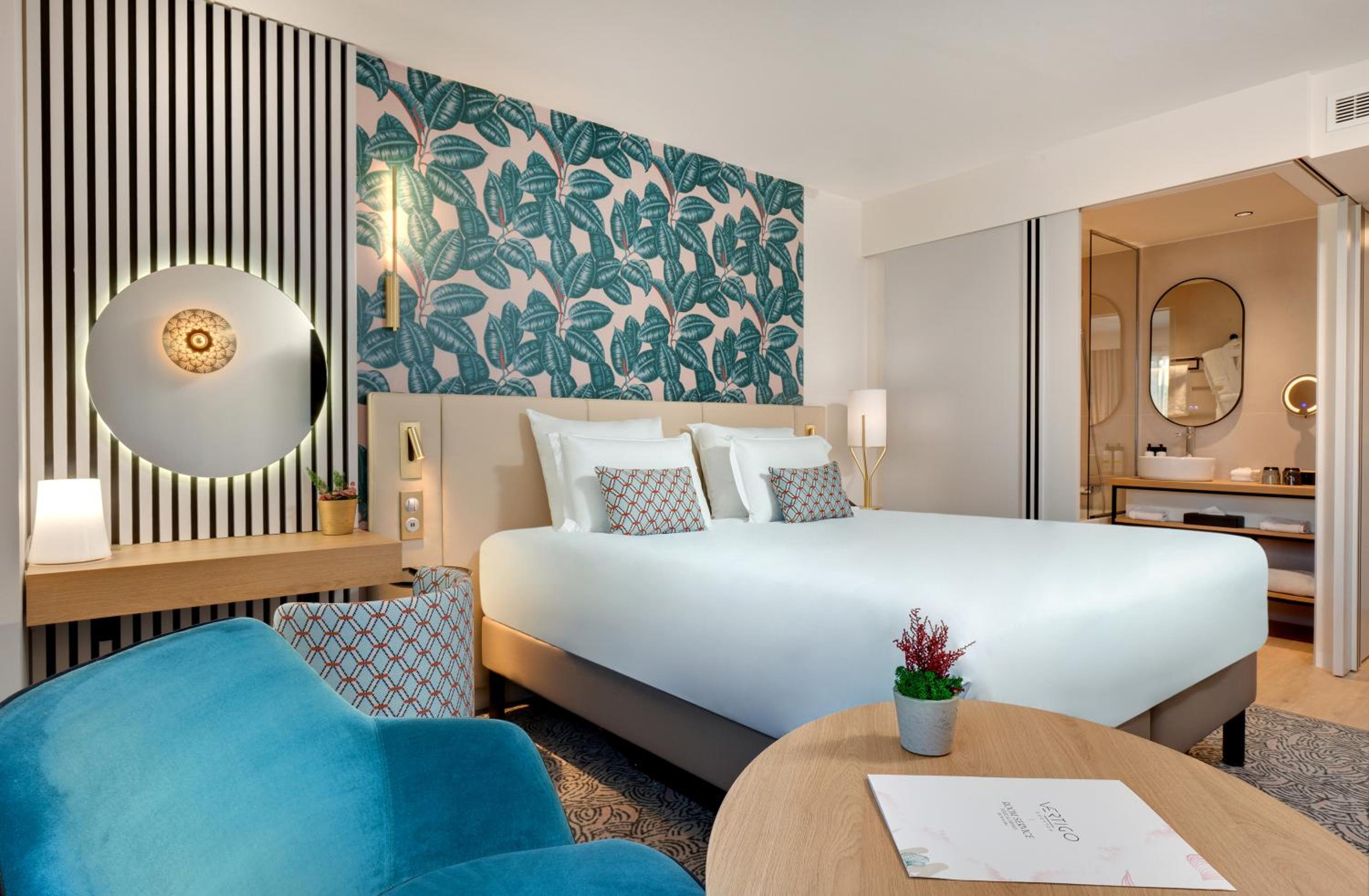 Deluxe King Room - Photo 1