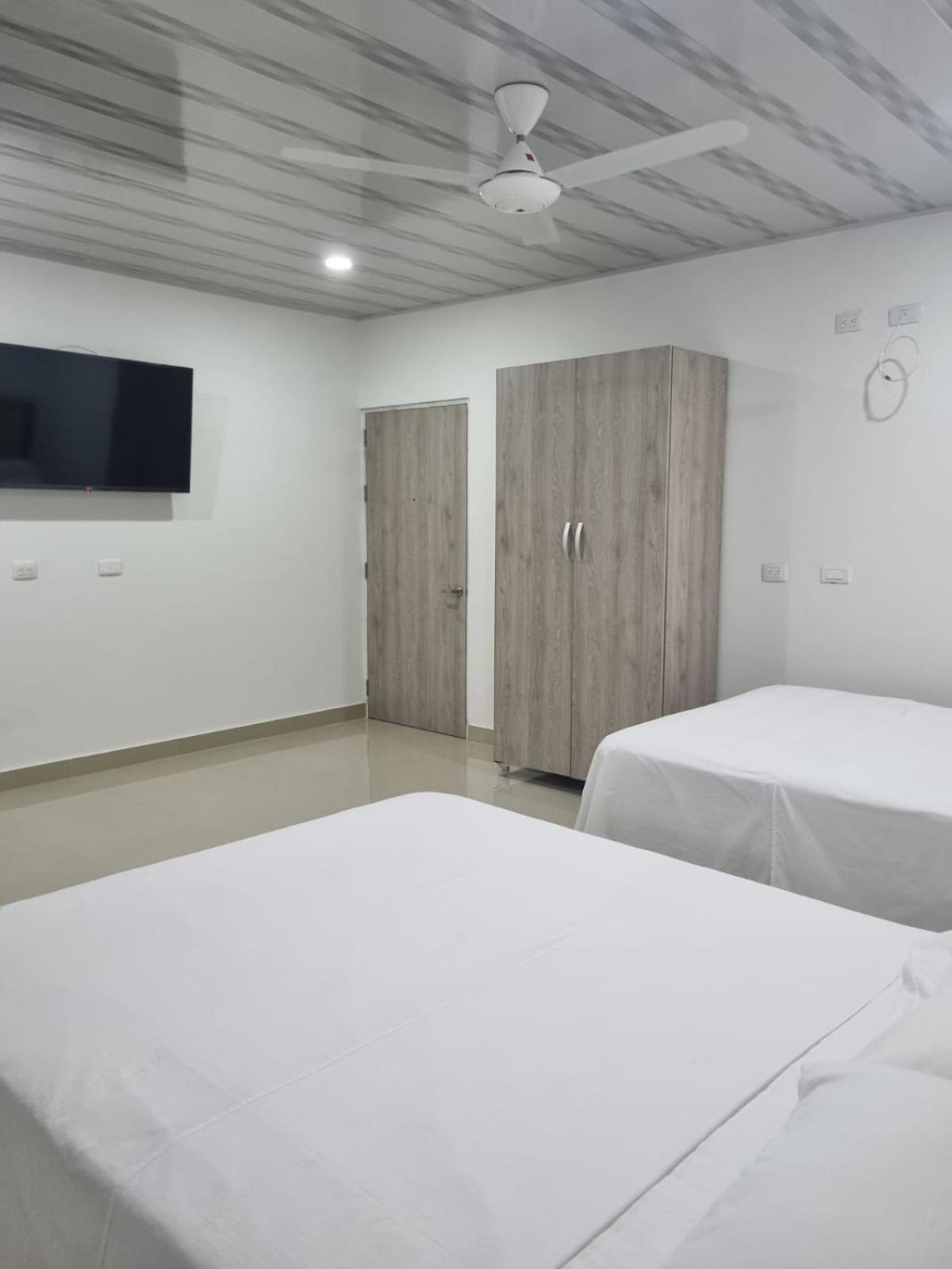 Large Twin Room photo 2