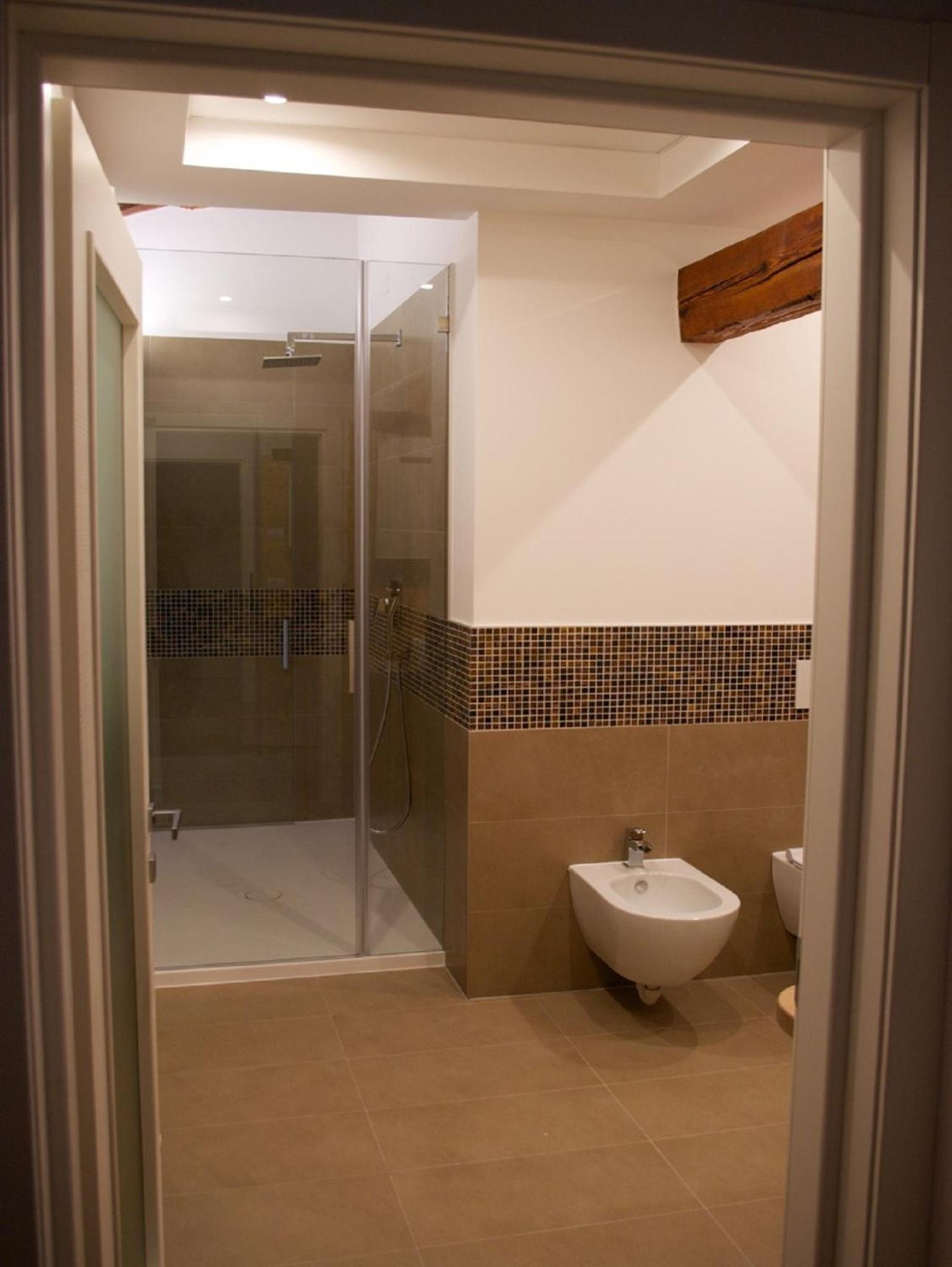 King Suite with Spa Bath photo 2