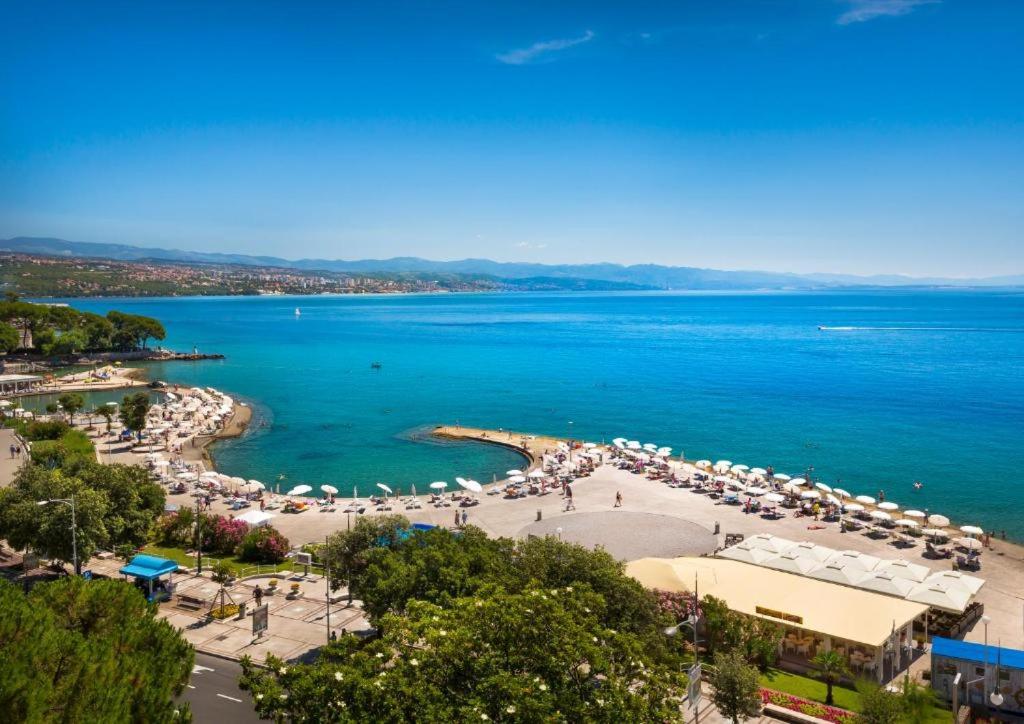 Apartment with Sea View - Photo 46