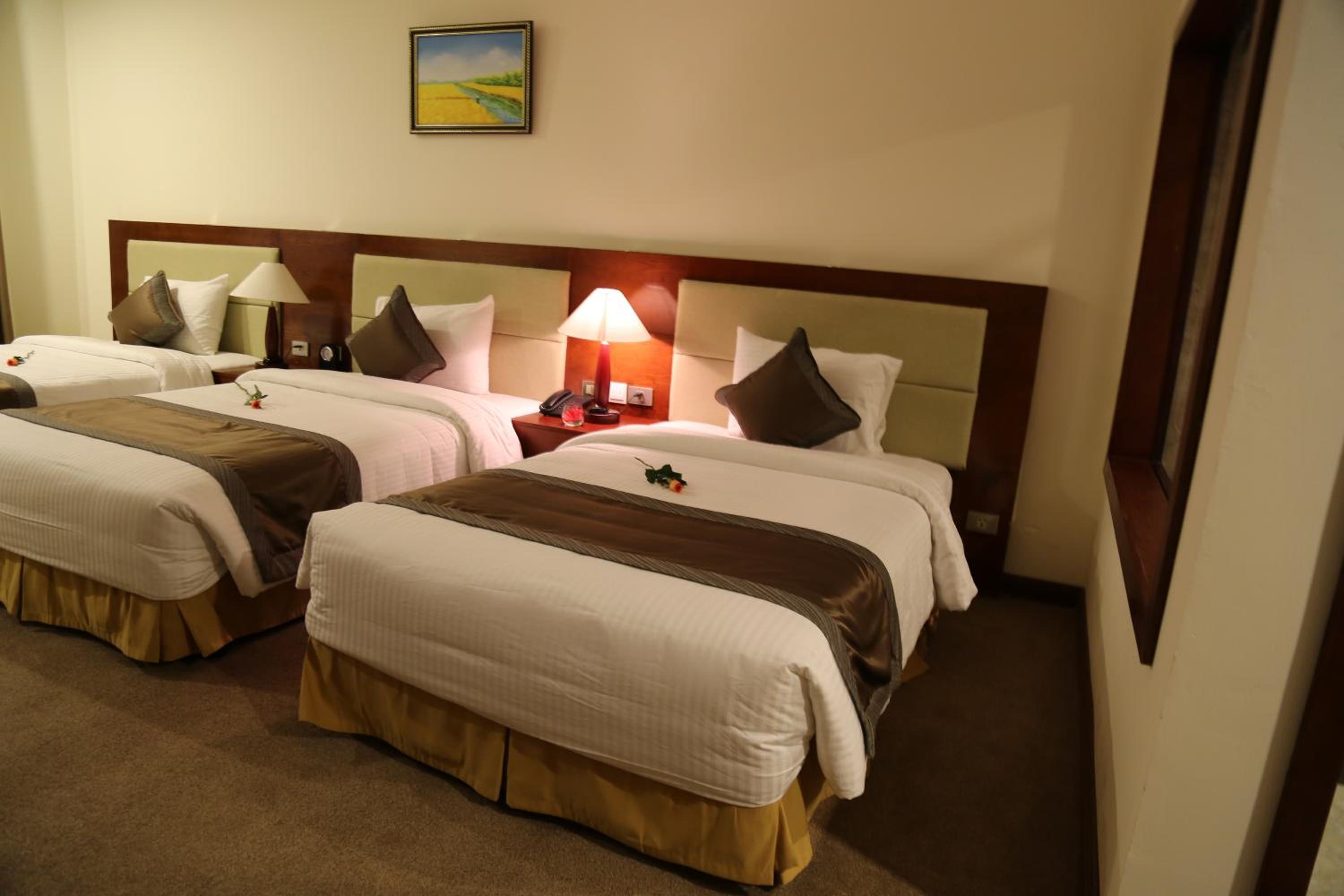 Deluxe Triple Room photo 3