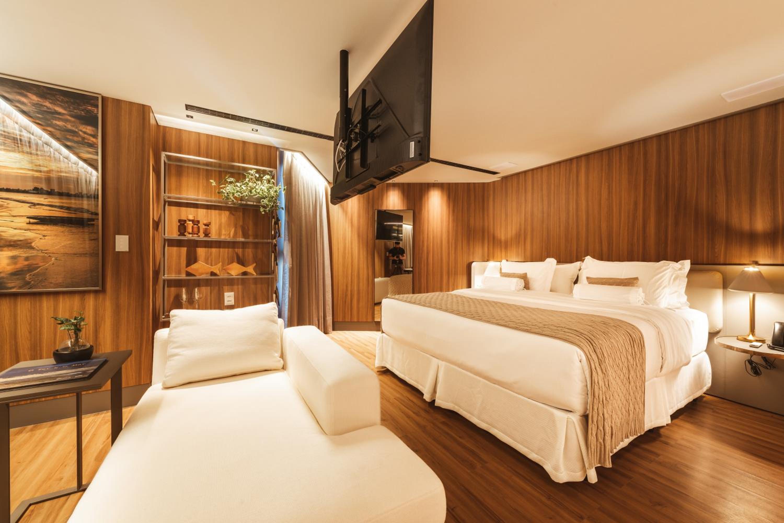 Prestige Suite - Photo 11