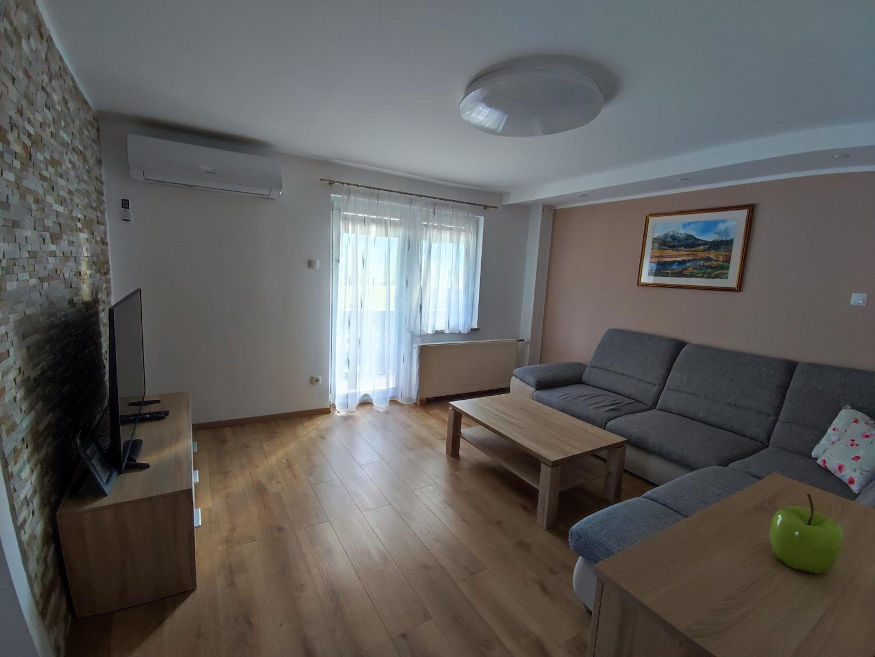 Apartment with Balcony photo 3