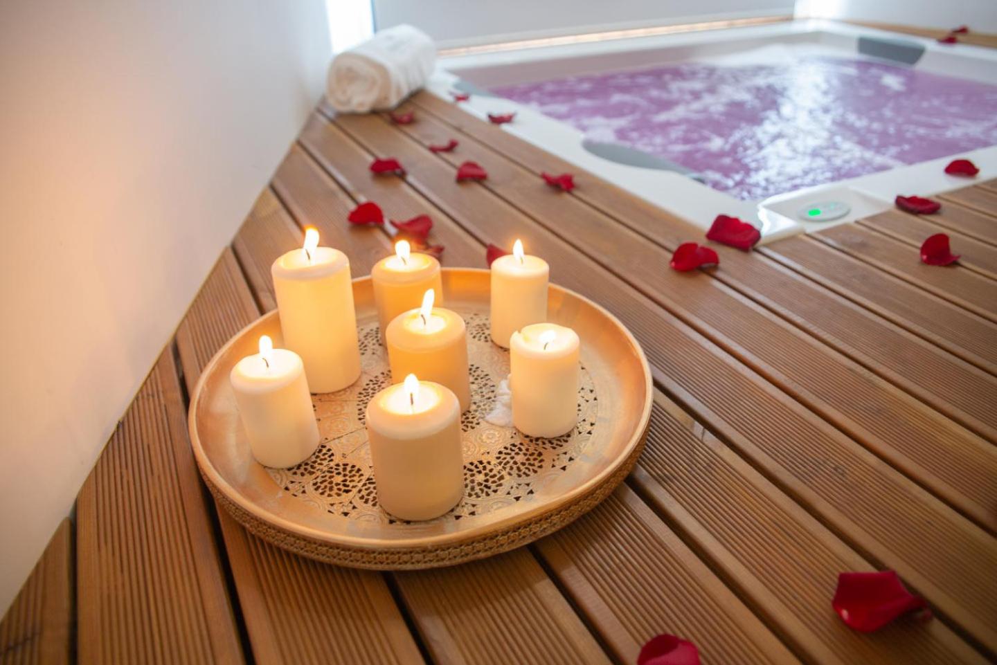 Suite with Spa Bath - Photo 8