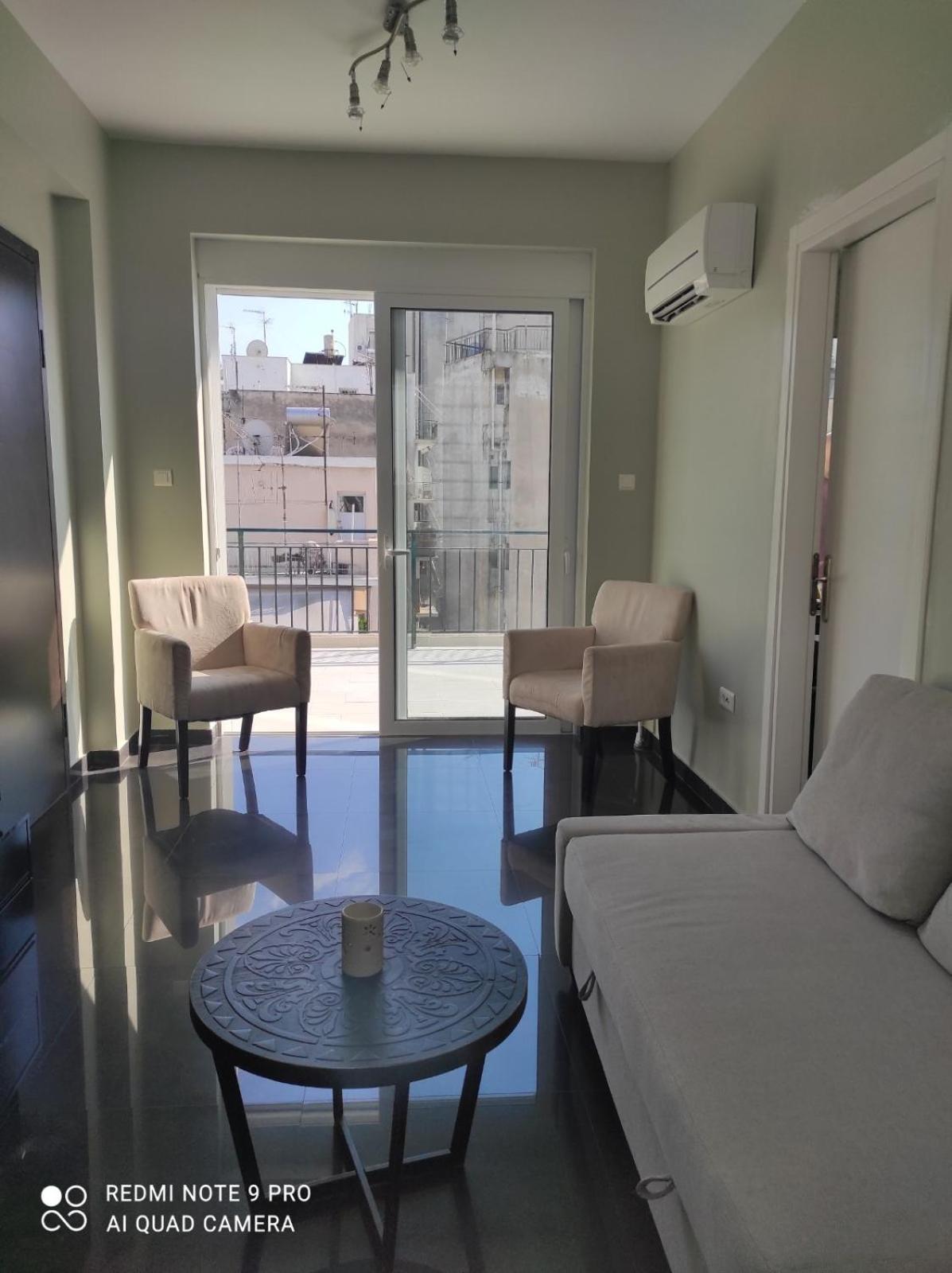 One-Bedroom Apartment photo 1