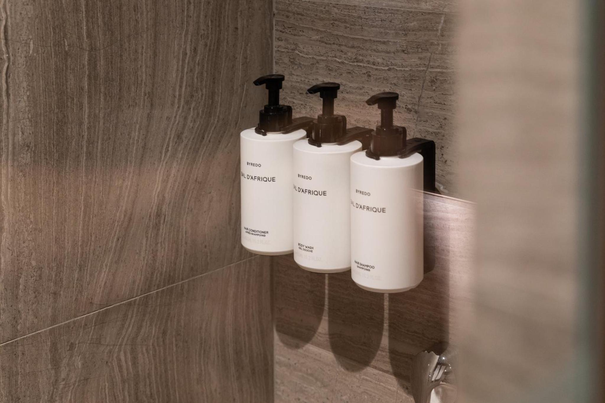 Classic Queen Room with River View