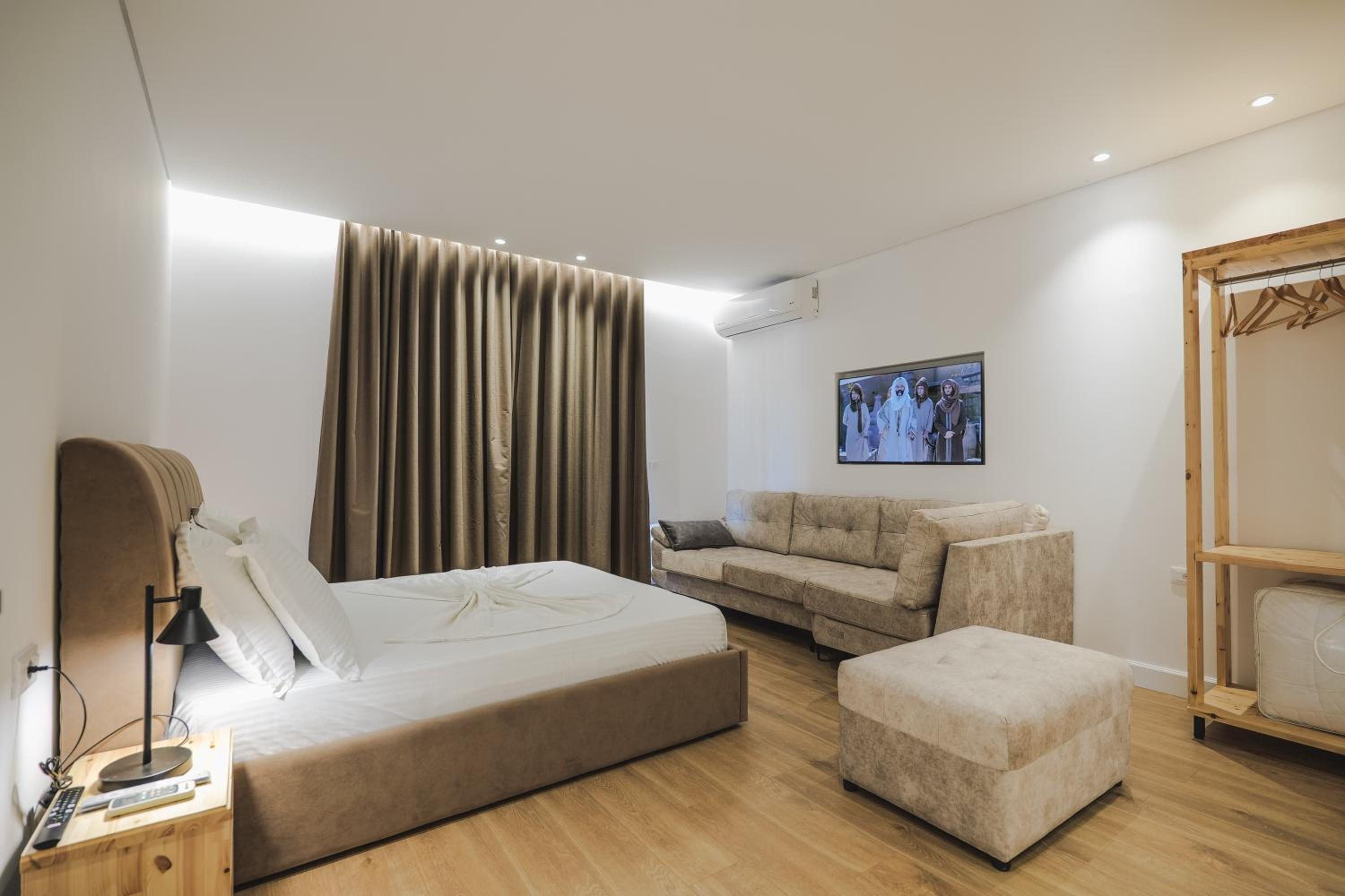 Superior Triple Studio with Balcony and Sea View photo 2