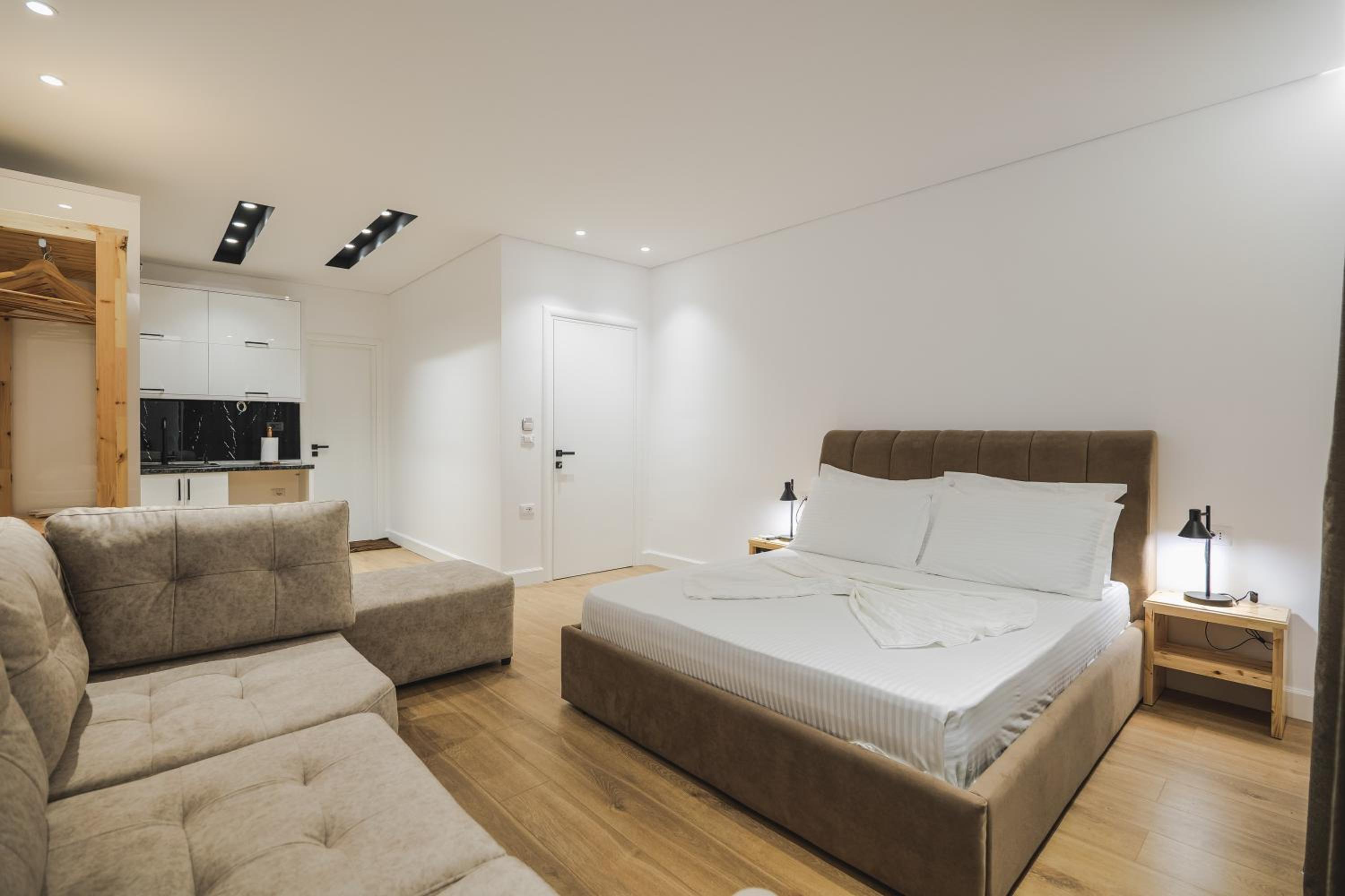 Superior Triple Studio with Balcony and Sea View photo 1