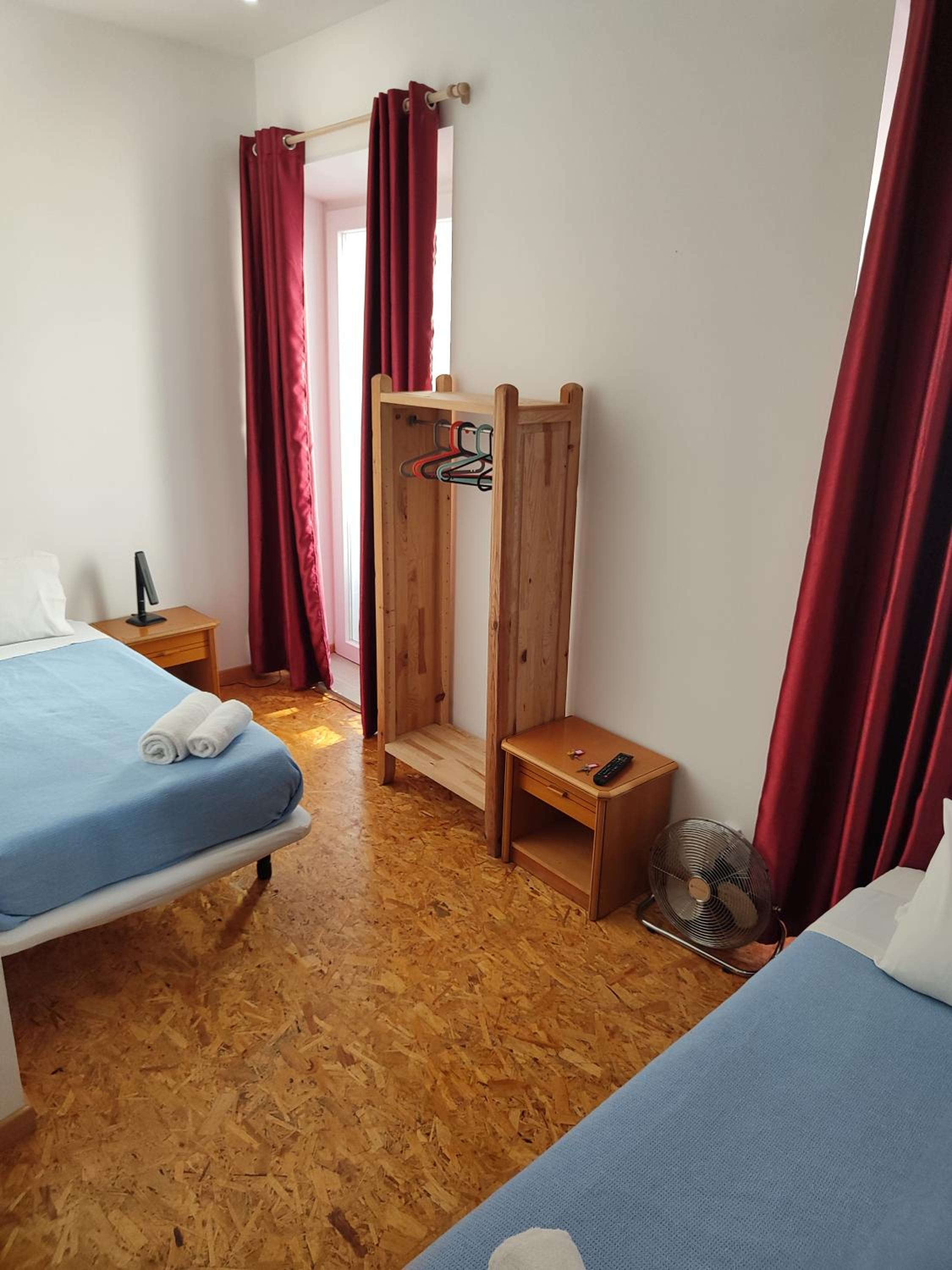 Economy Twin Room photo 1