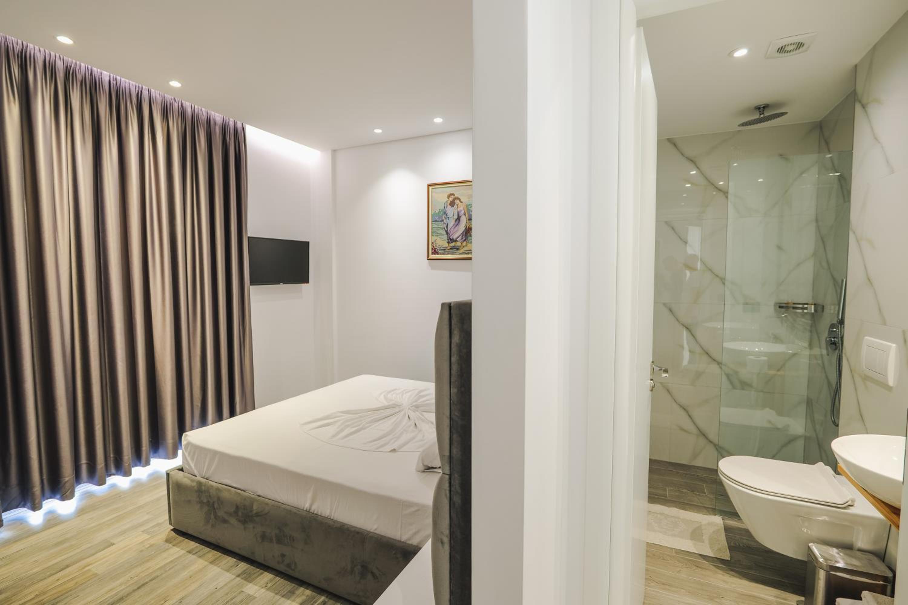 Superior Triple Room with Balcony and Sea View photo 1