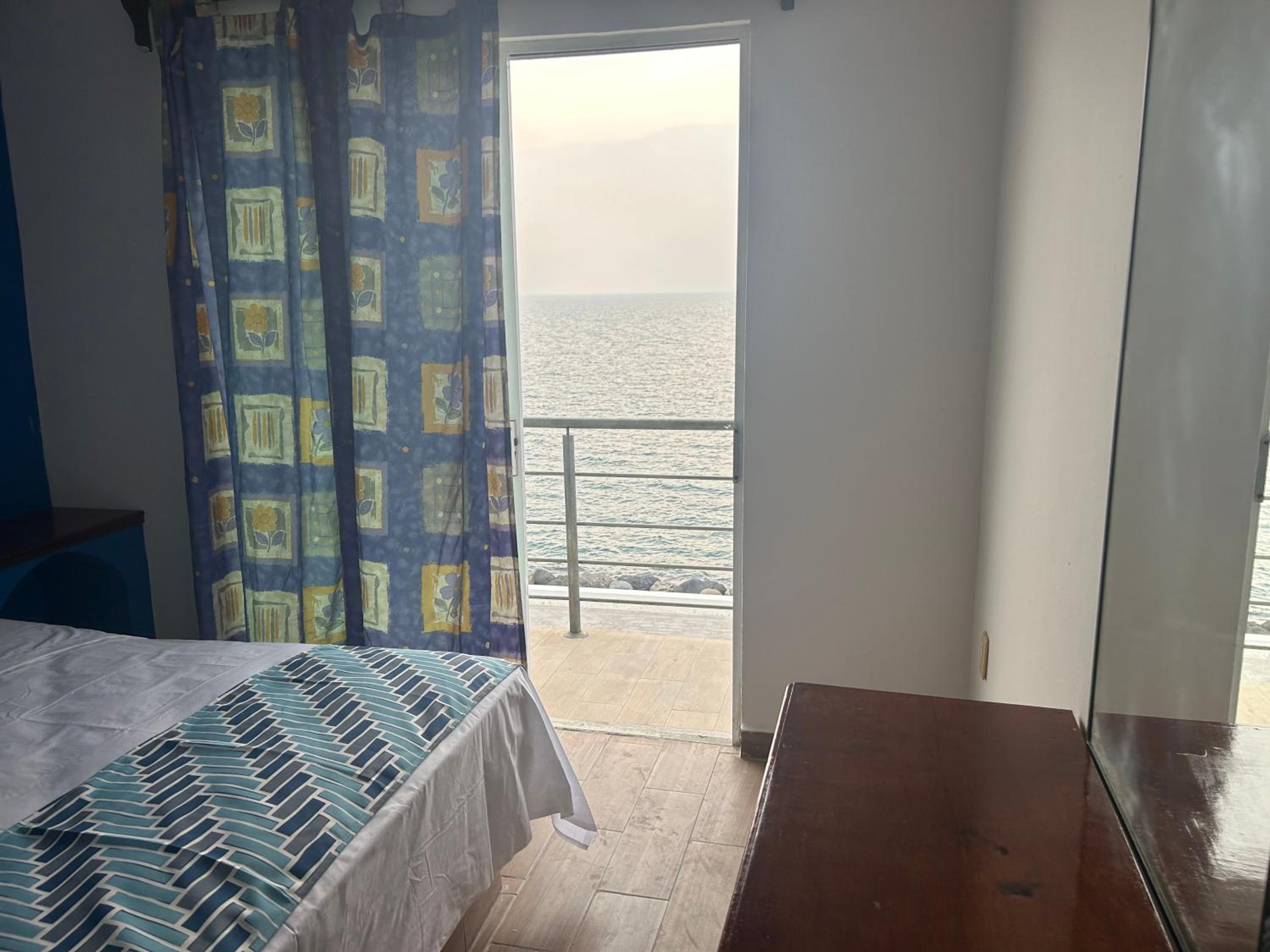 King Room with Sea View - Photo 2