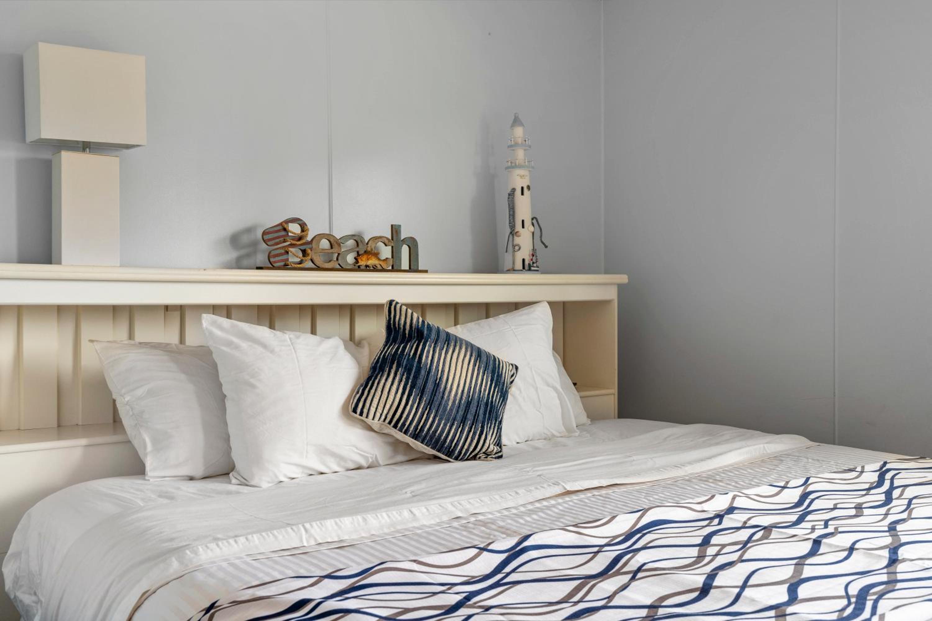 Deluxe King Room - Photo 1