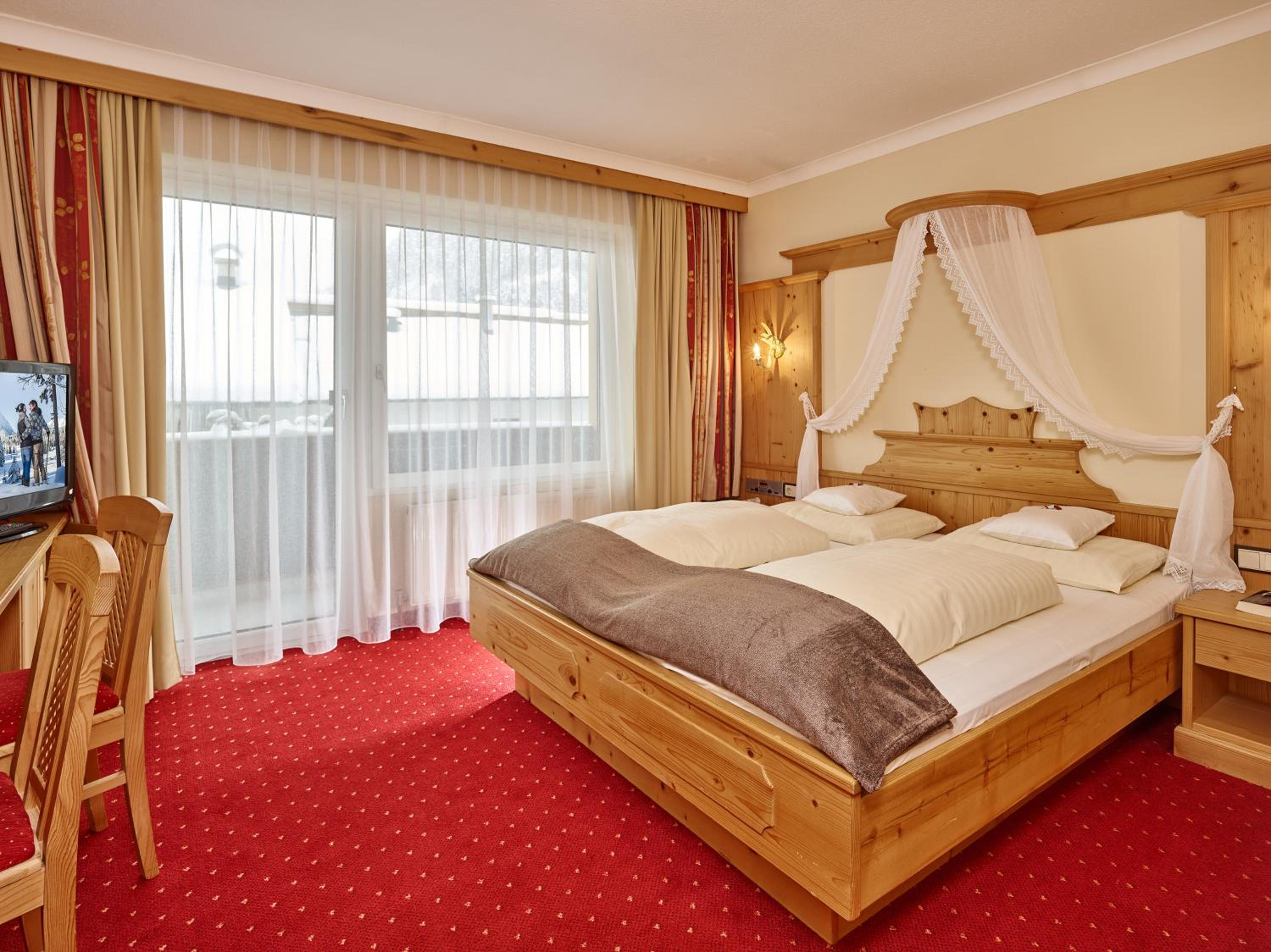 Standard Double Room with Balcony - Photo 4