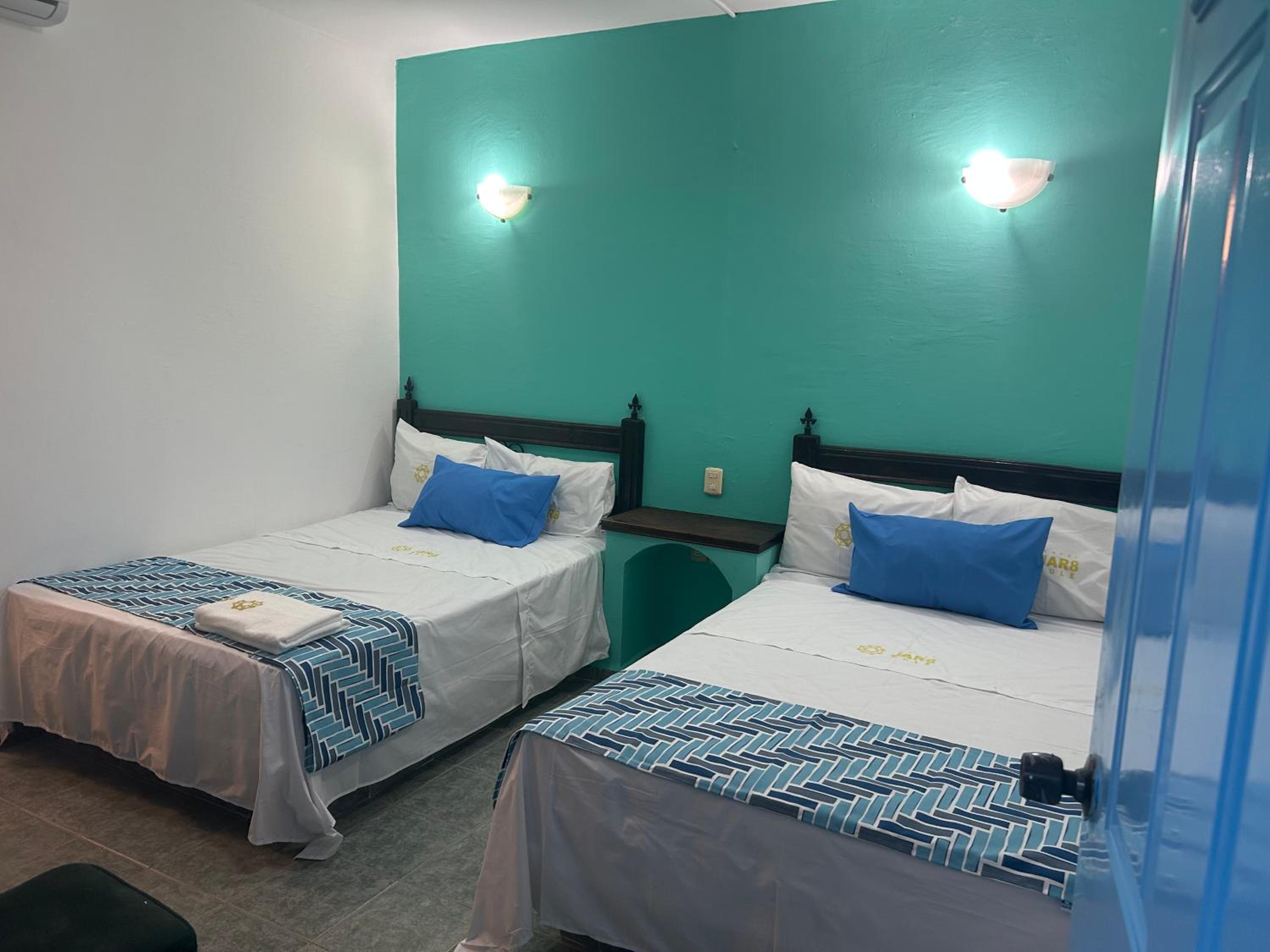 Double Room with Two Double Beds - Photo 7
