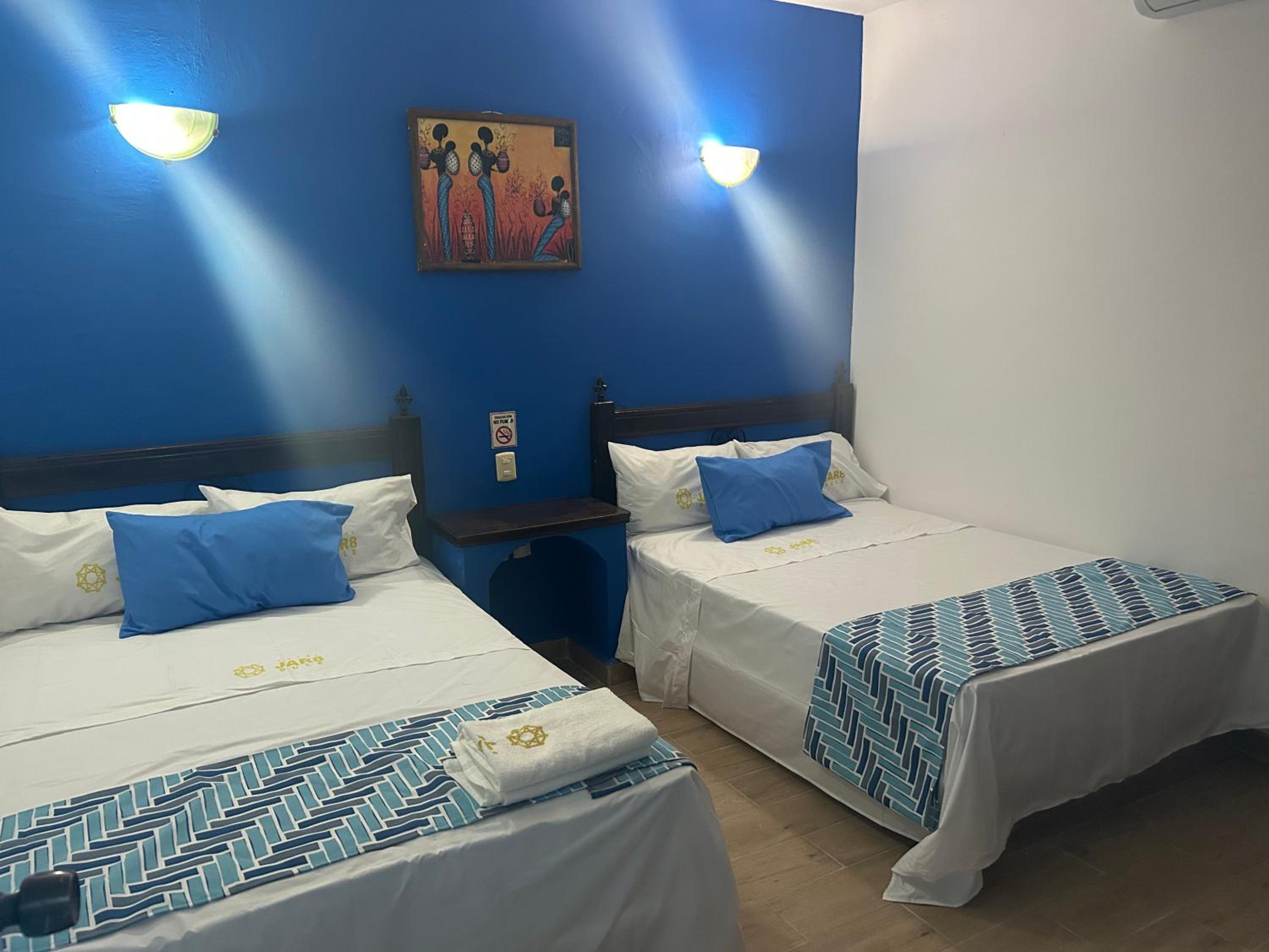 Double Room with Two Double Beds - Photo 6