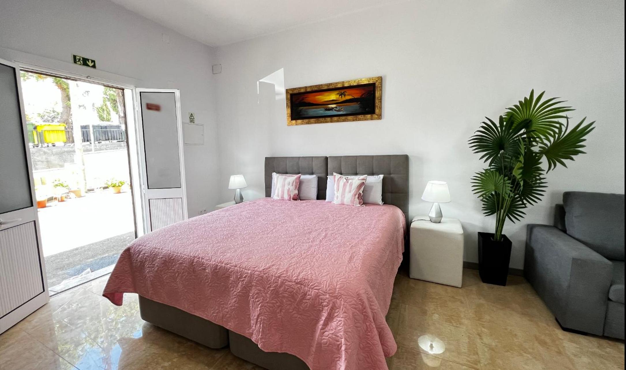 Studio with Sofa Bed