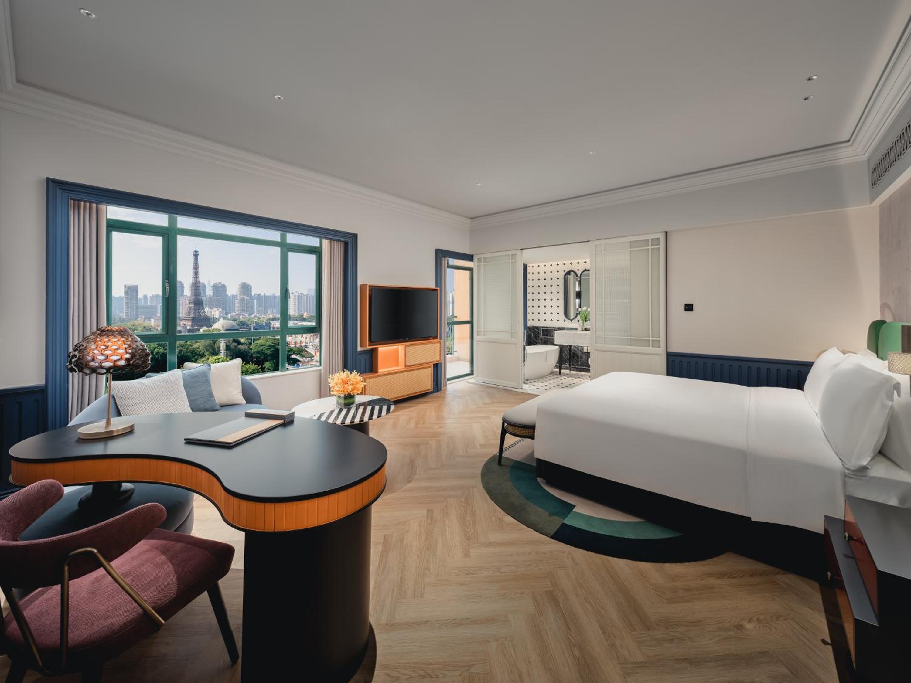 Premium King Room with Theme Park View