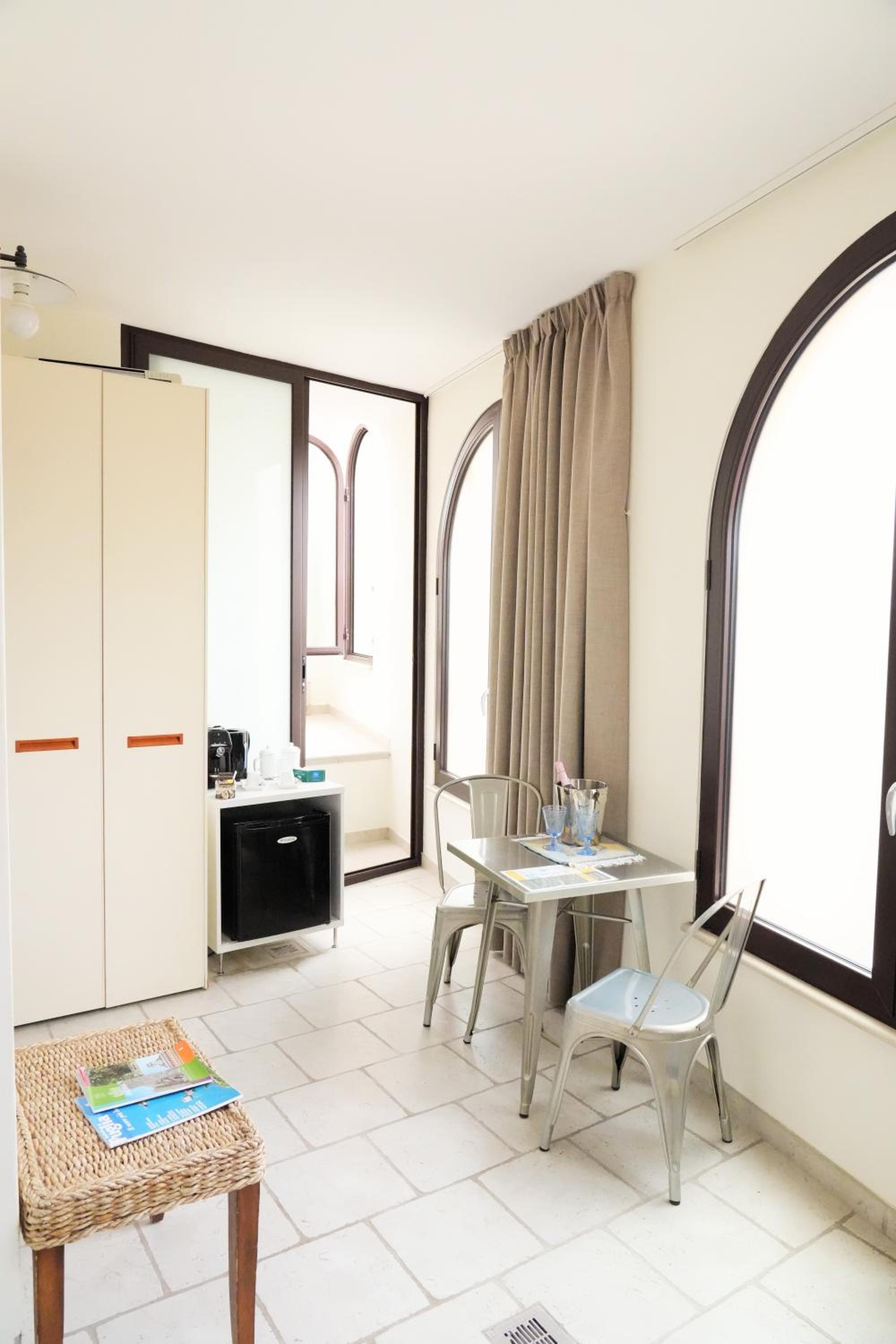Double Room - Photo 8