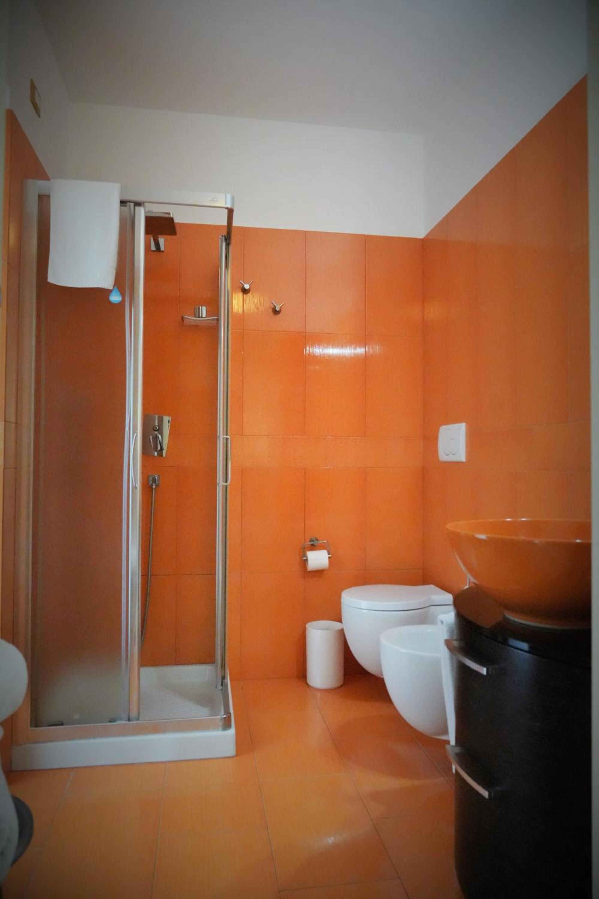 Double Room - Photo 12