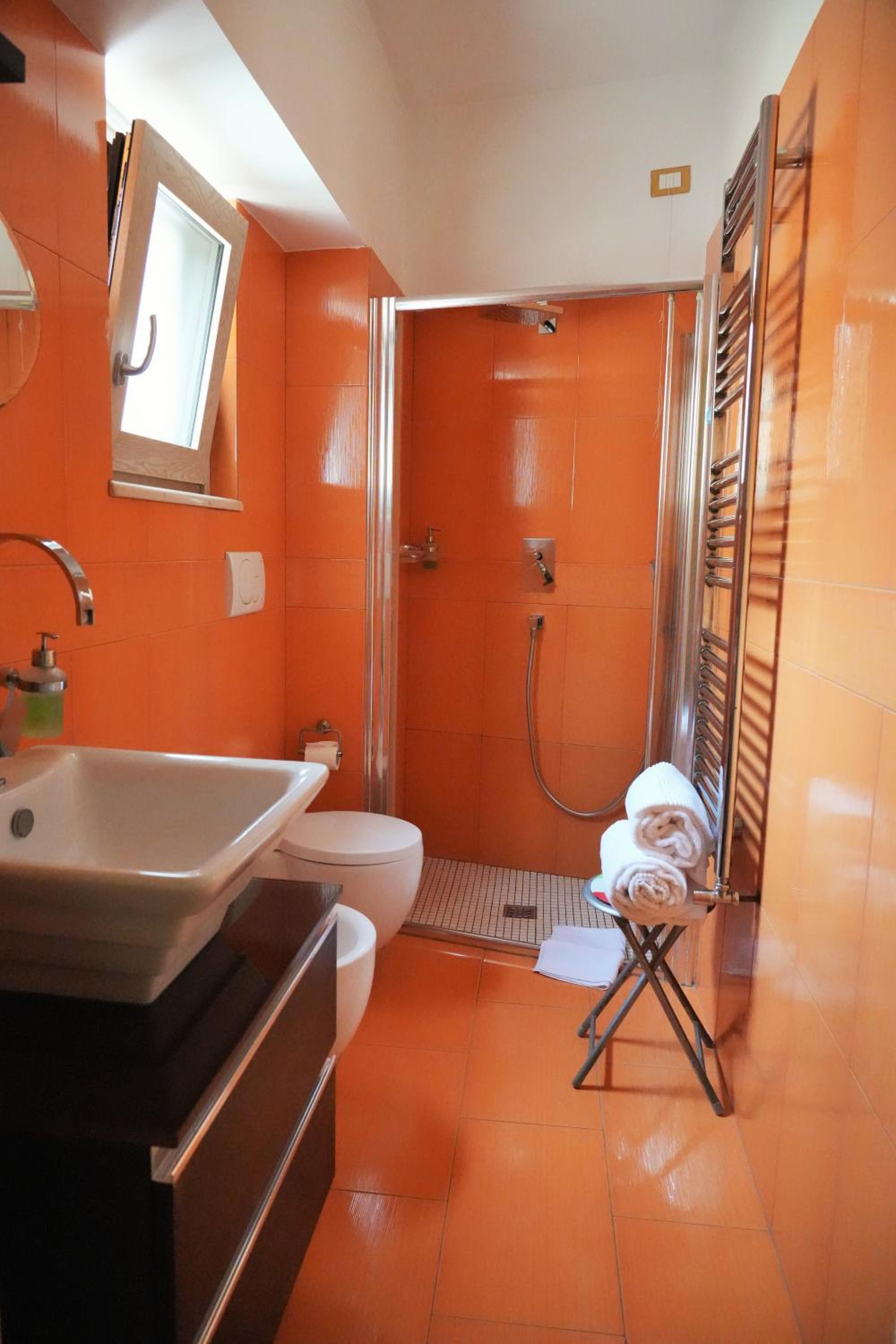 Double Room - Photo 9