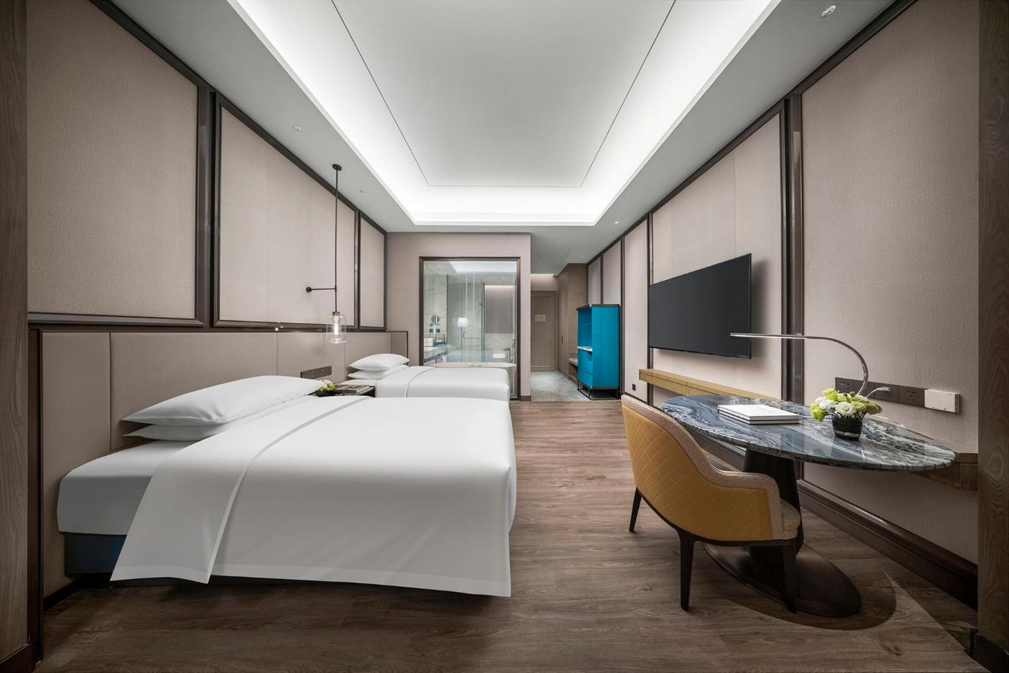 Standard Double Room with Two Double Beds thumbnail 5