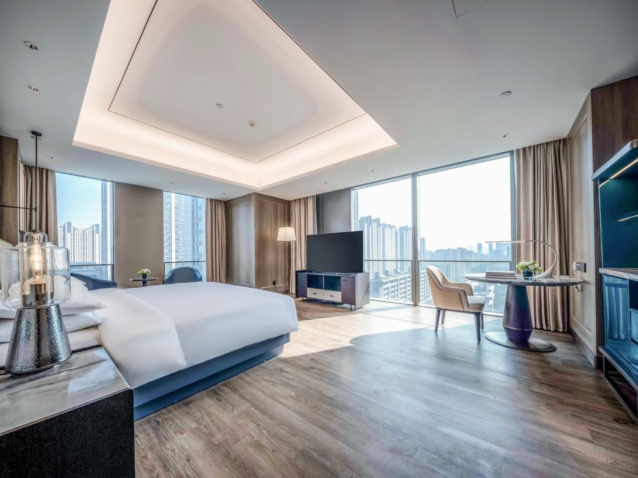 Premium King Room with Bathtub