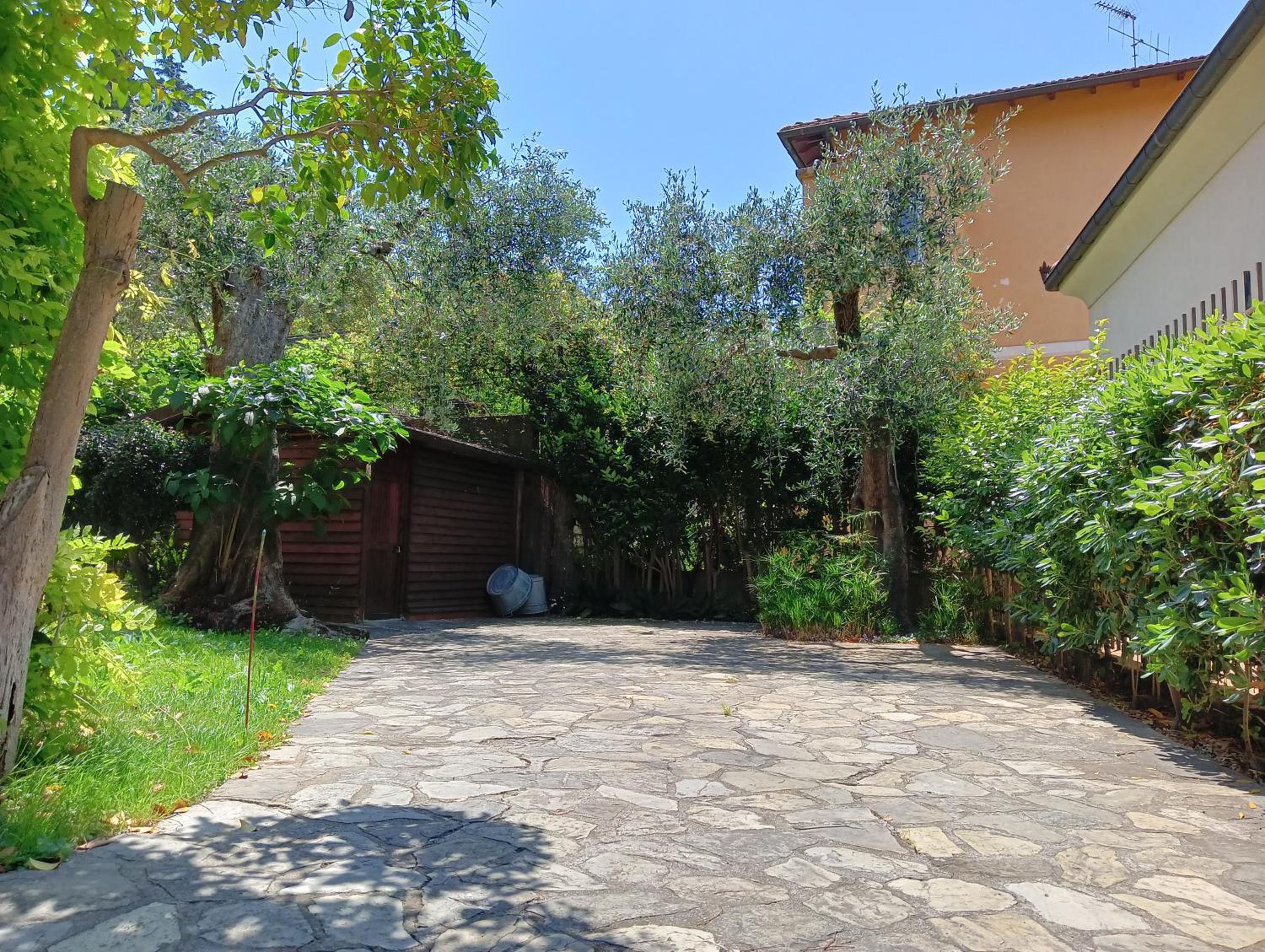 Villa photo 3