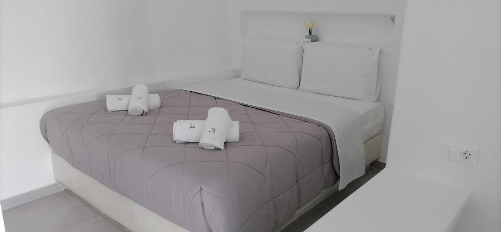 Studio Apartment photo 1
