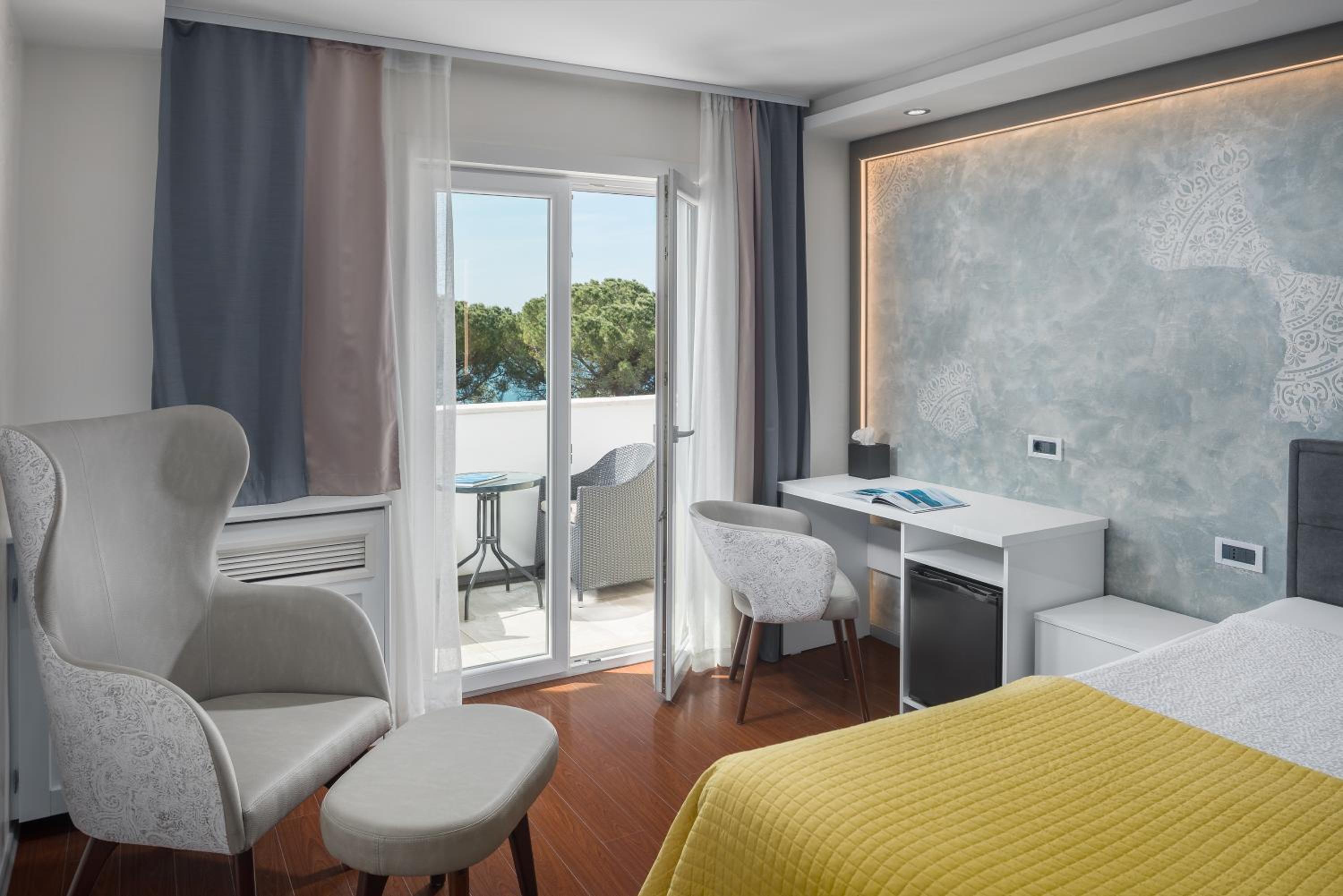 Family Room with Balcony and Sea View photo 2