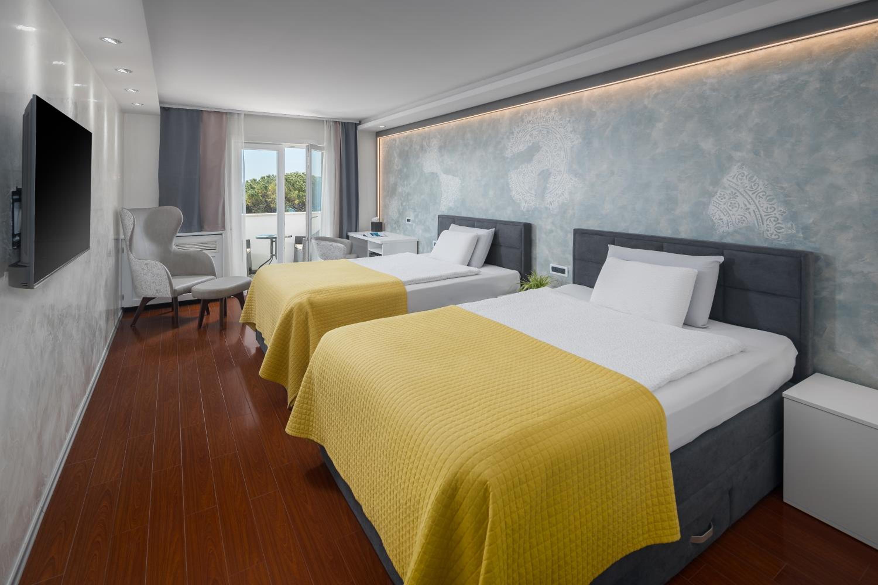Family Room with Balcony and Sea View photo 1