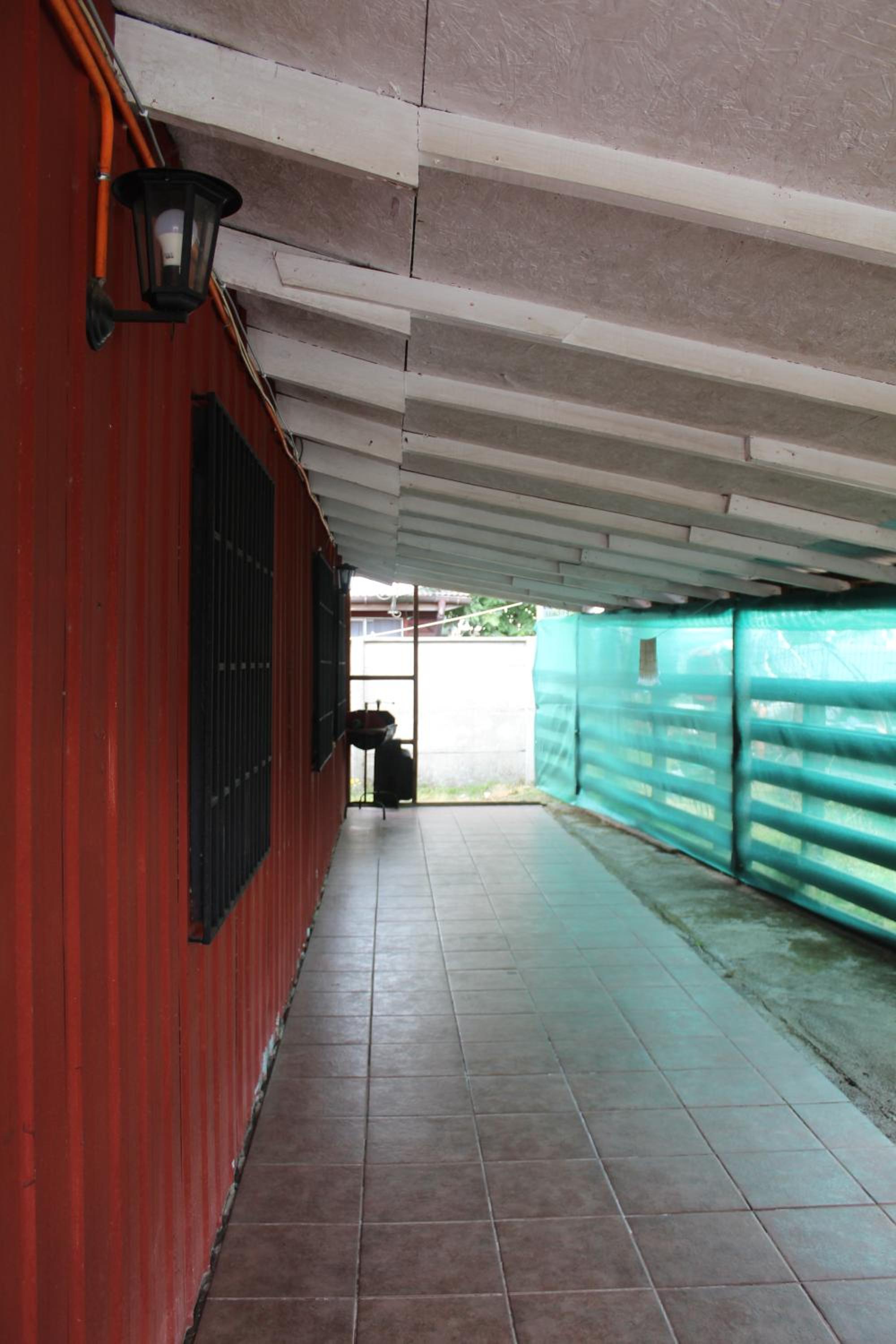 Three-Bedroom House photo 2