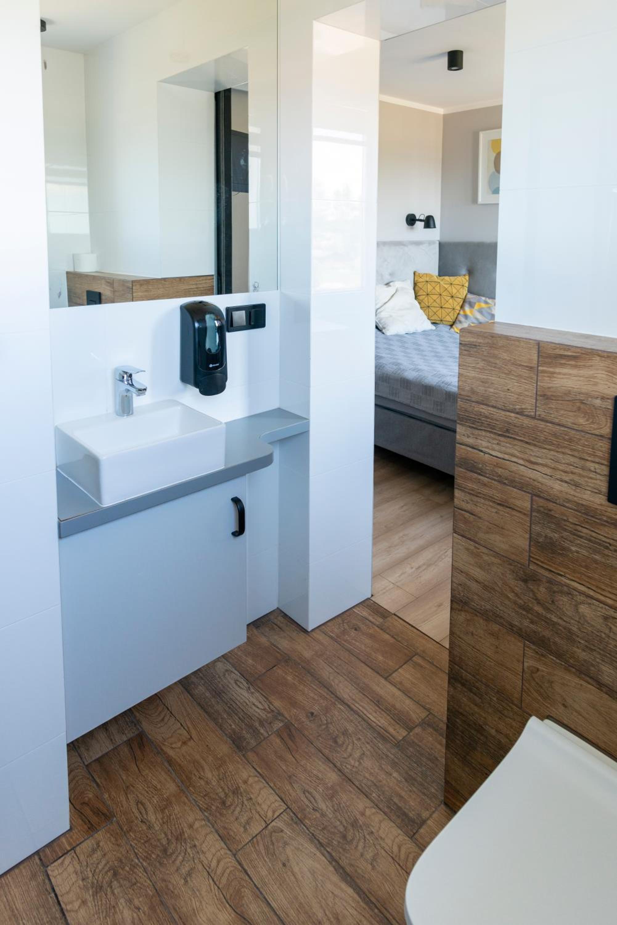 Budget Double Room - Photo 5