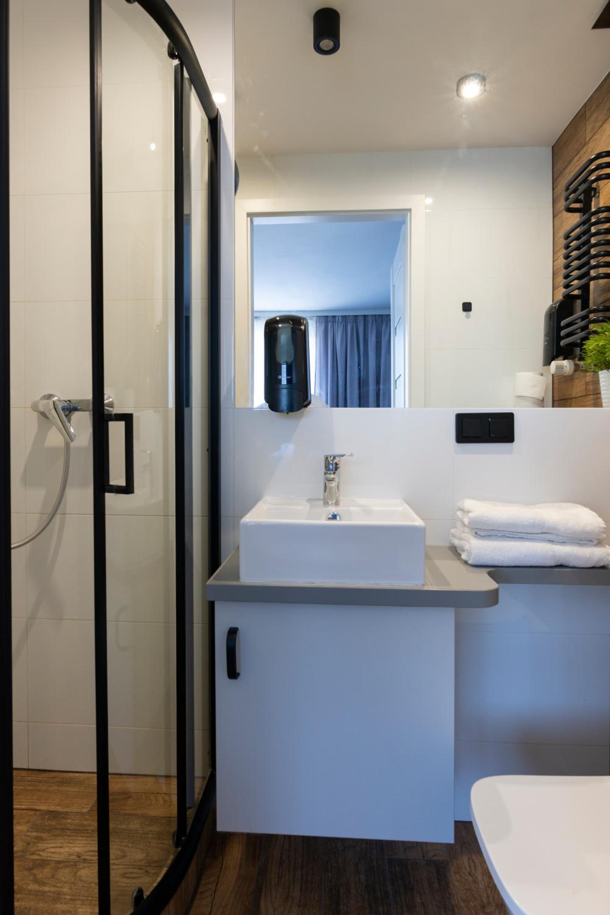 Double Room with Sea View - Photo 5