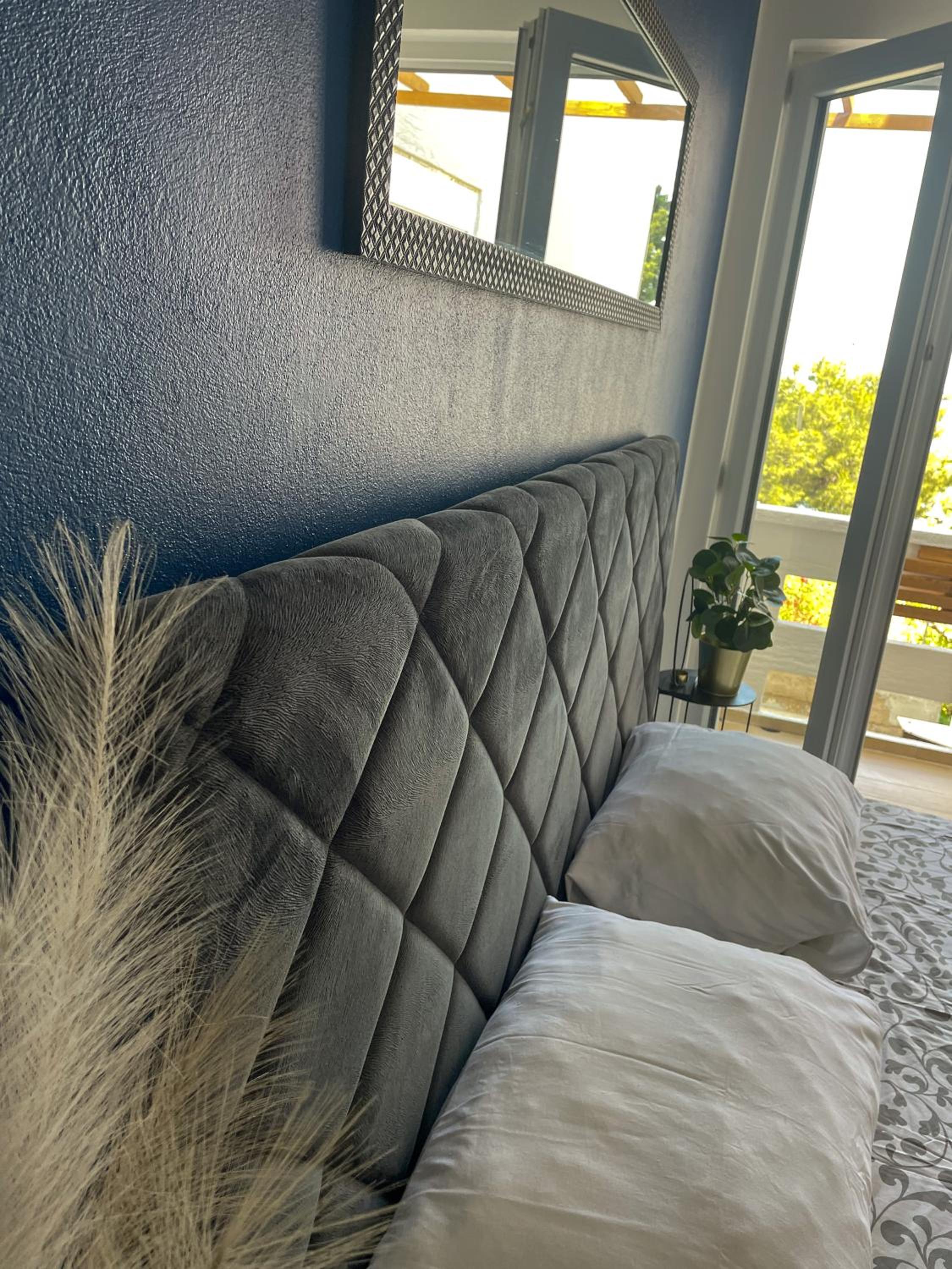 Studio Apartment photo 3
