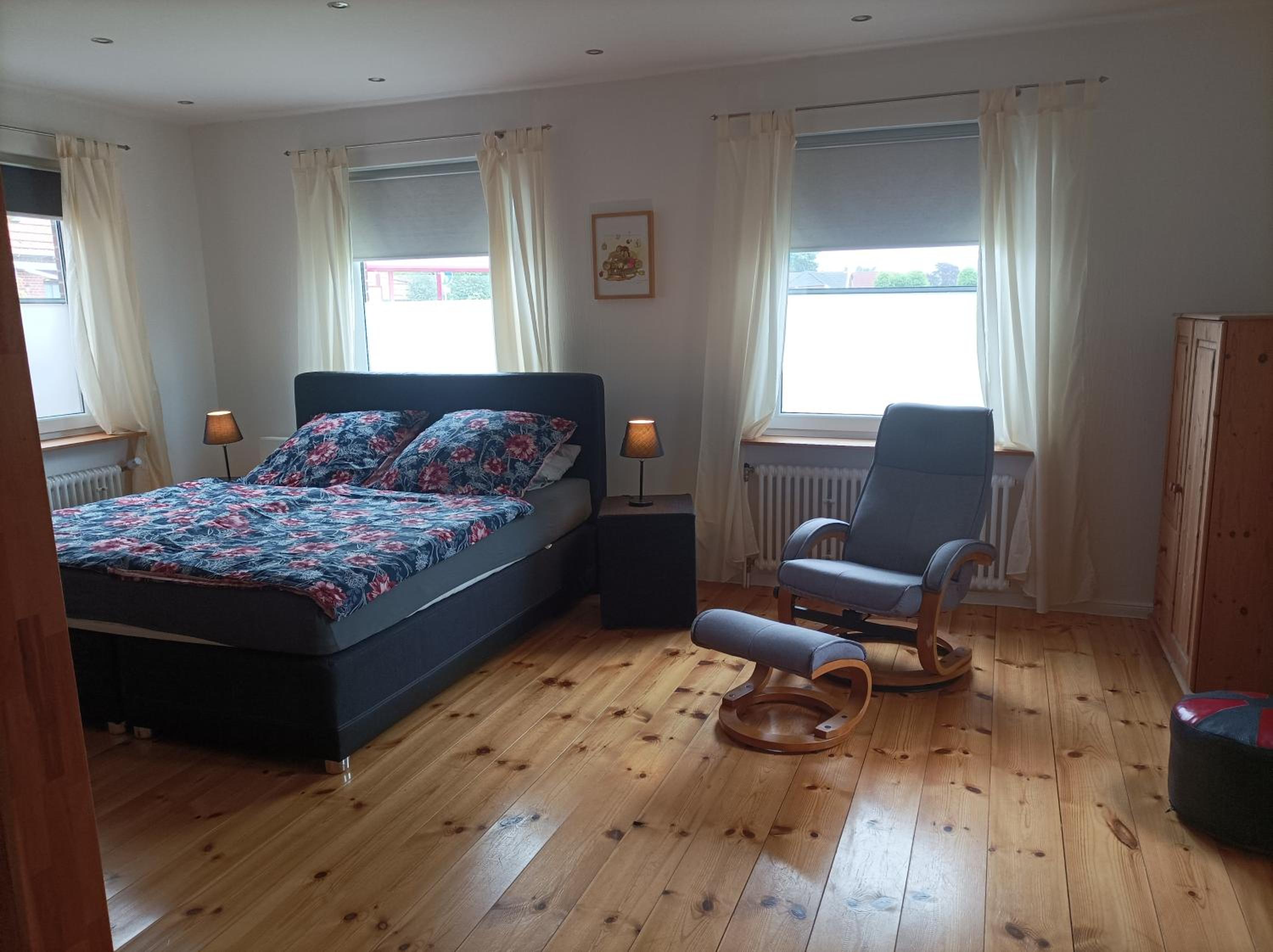 One-Bedroom Apartment photo 1