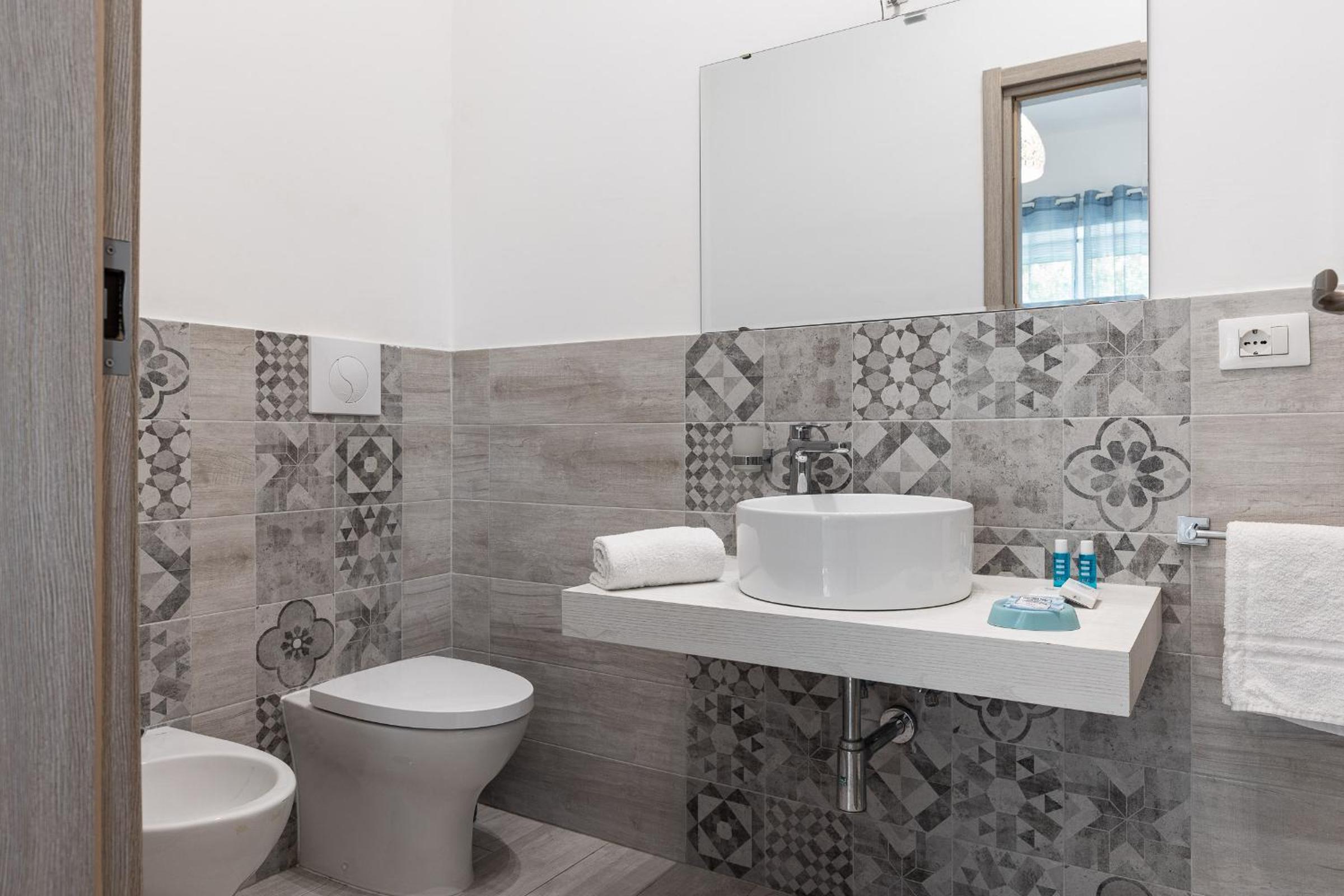 Triple Room with Private Bathroom photo 2