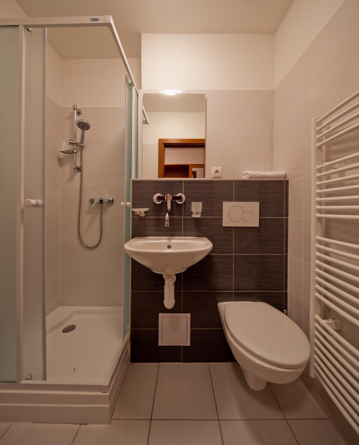 Double or Twin Room - Photo 3