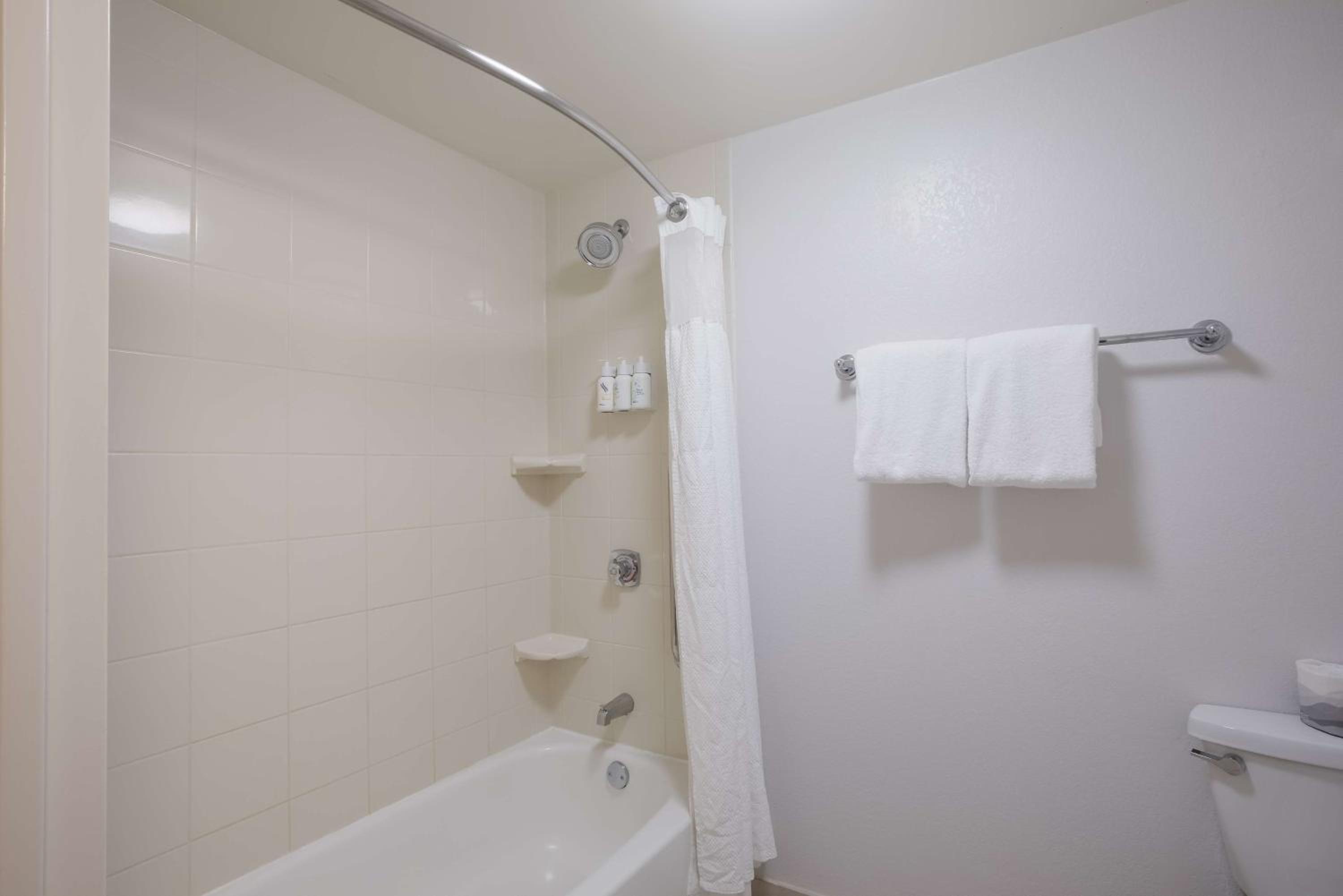 Deluxe King Room - Photo 2