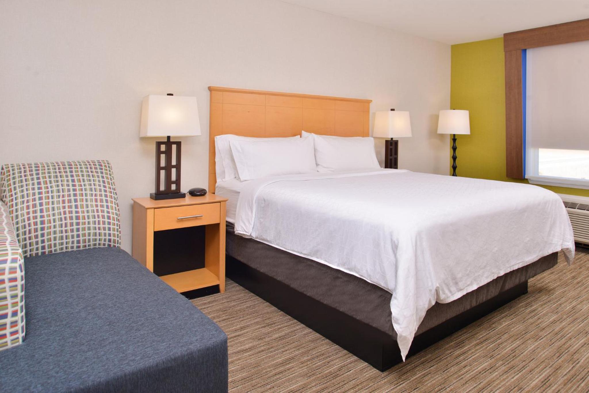 Standard King Room - Photo 1